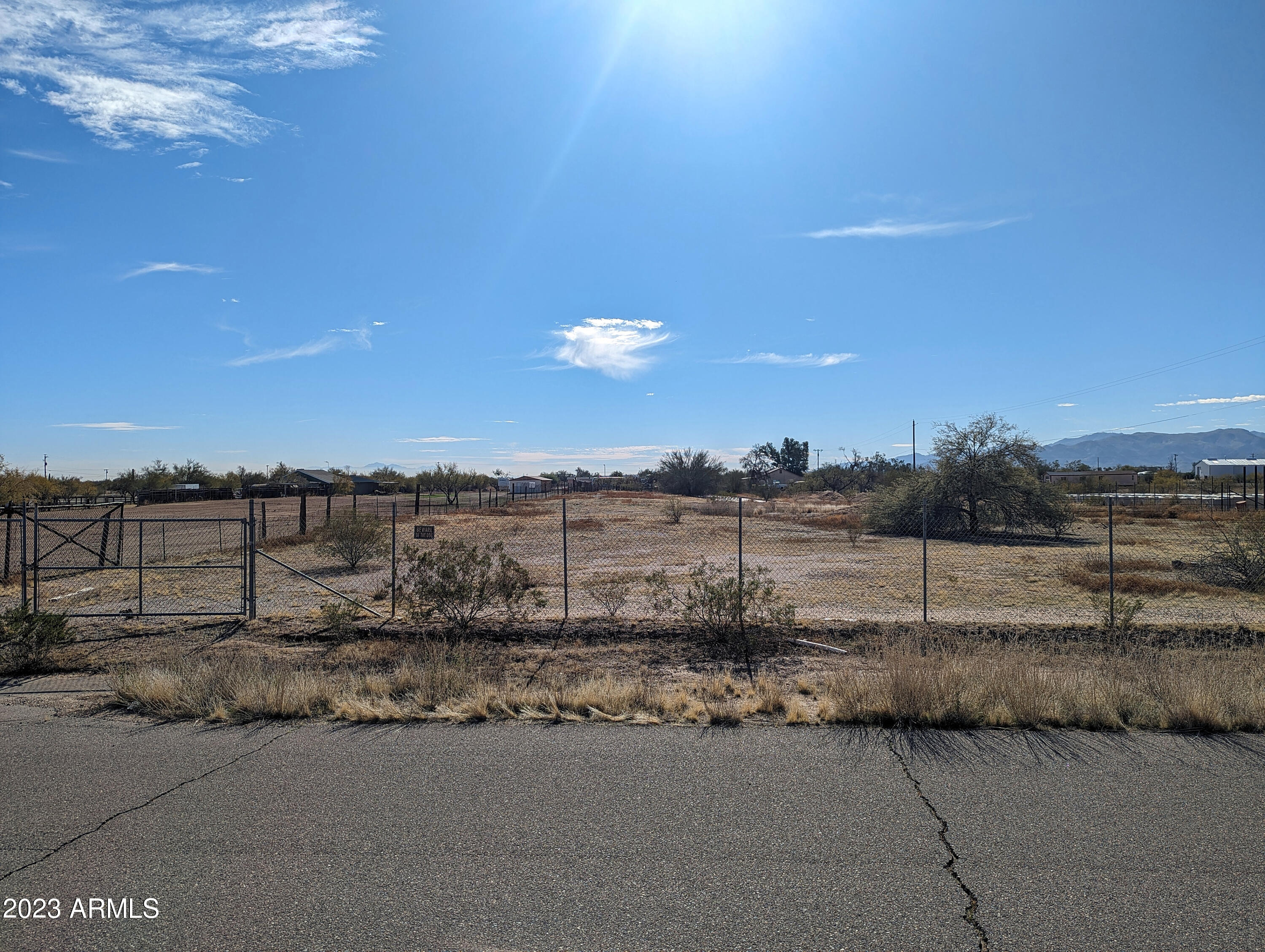 19149 W ROADRUNNER Road, -