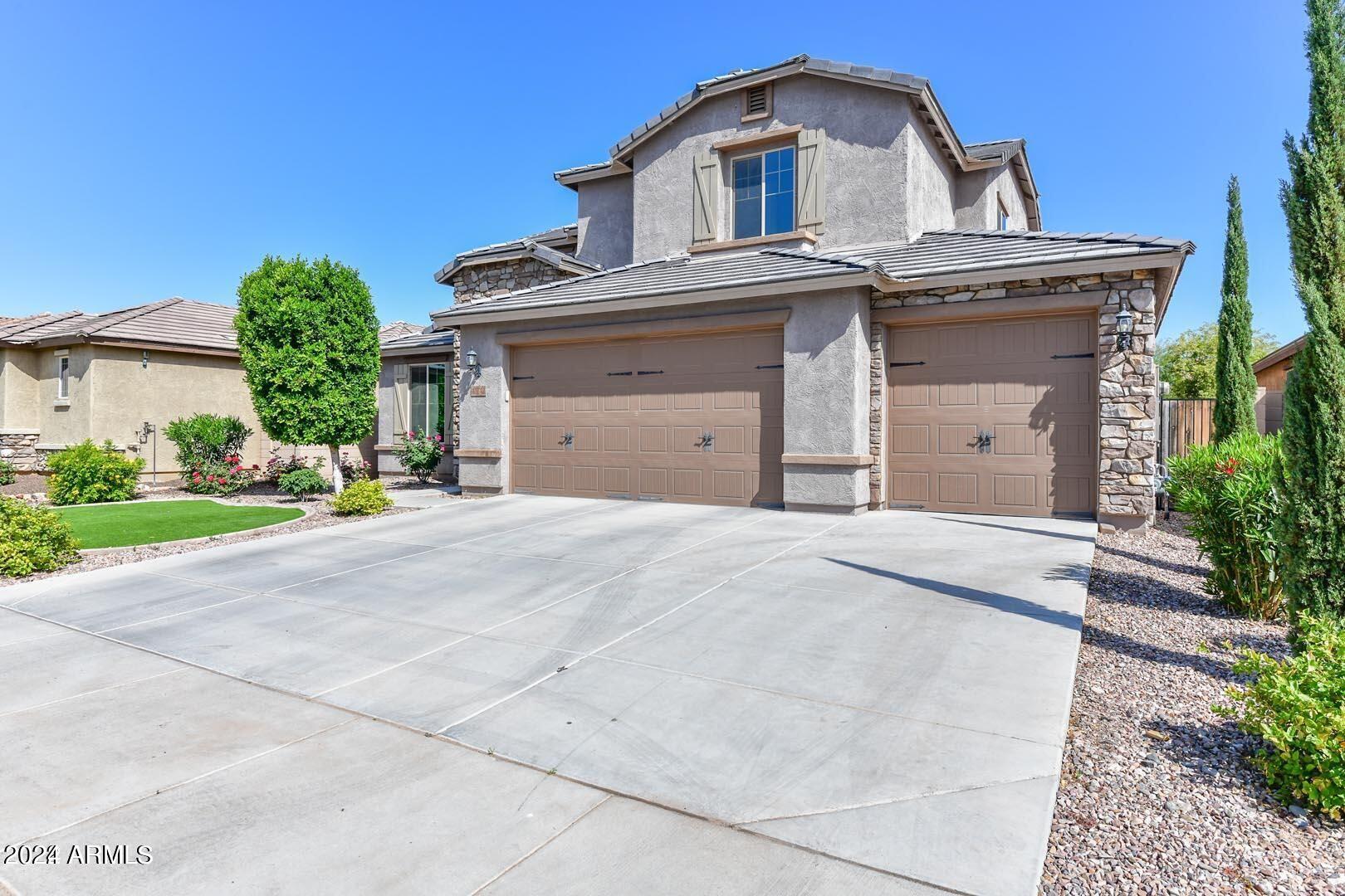 10742 W PRICKLY PEAR Trail