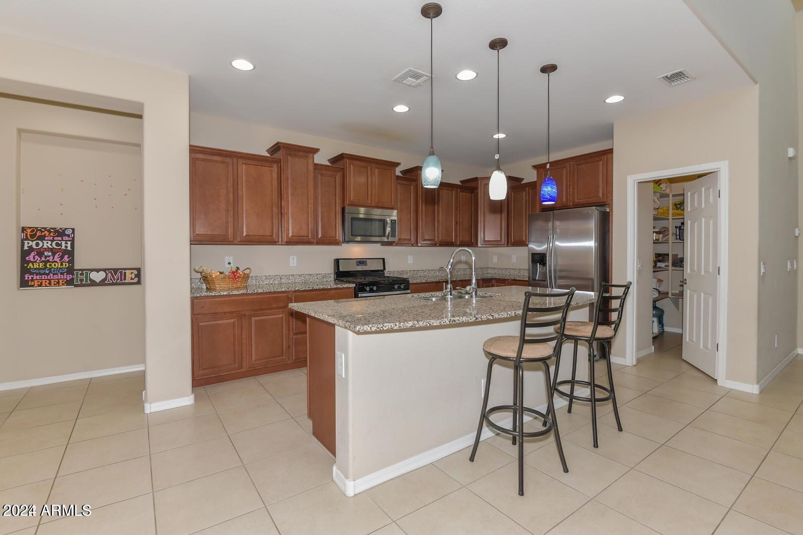 10742 W PRICKLY PEAR Trail
