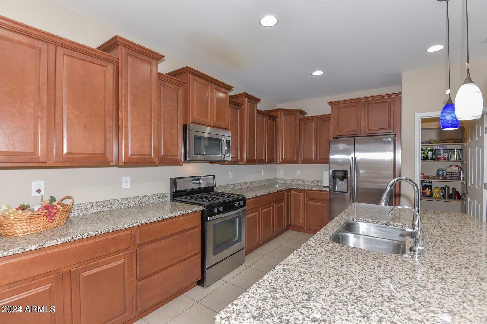 10742 W PRICKLY PEAR Trail