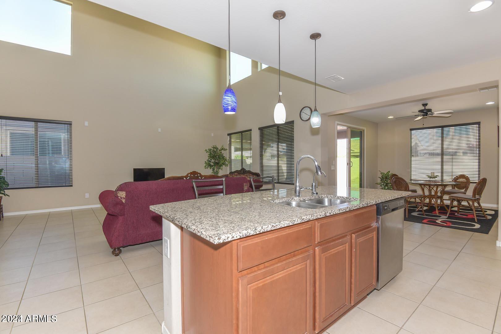 10742 W PRICKLY PEAR Trail