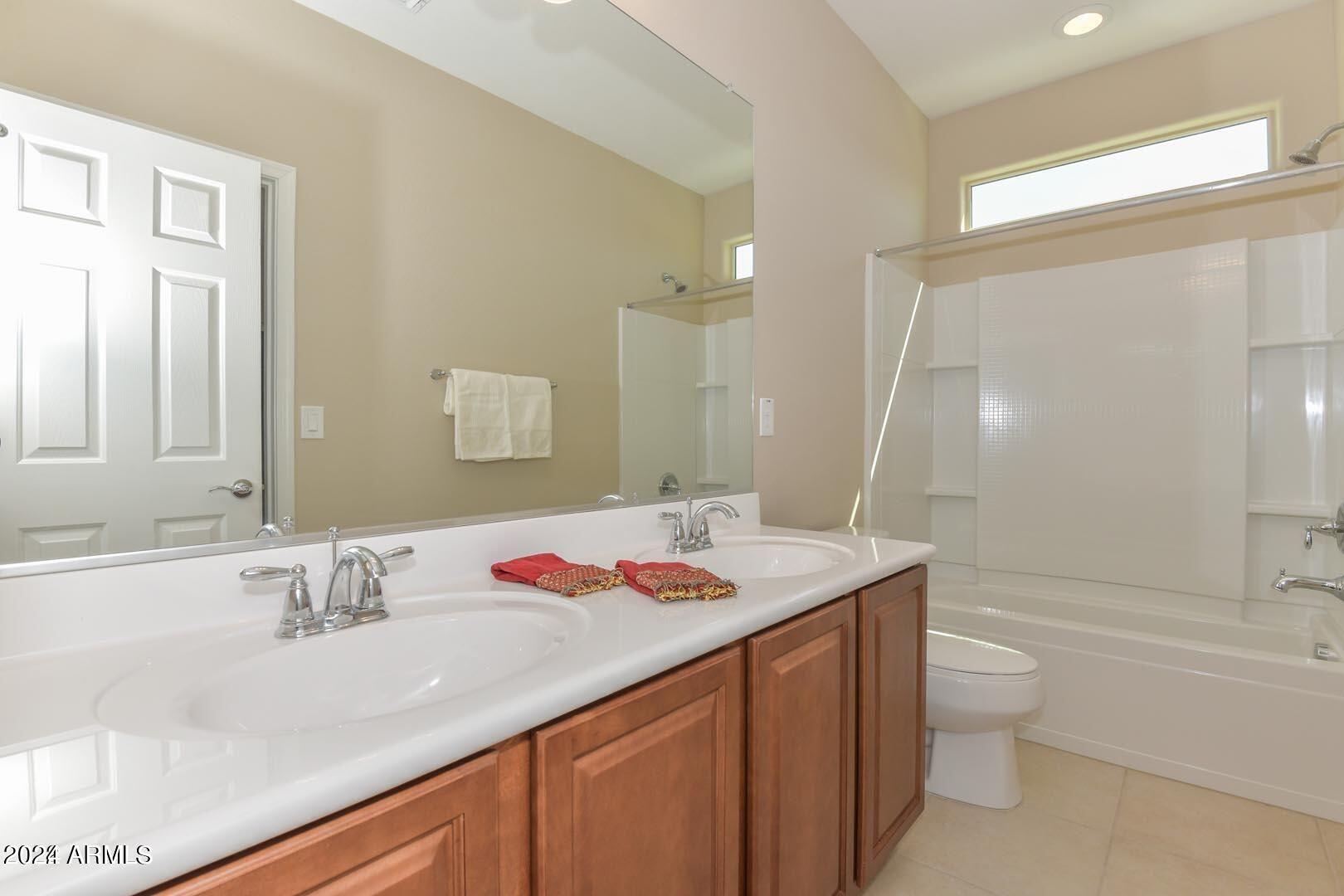 10742 W PRICKLY PEAR Trail