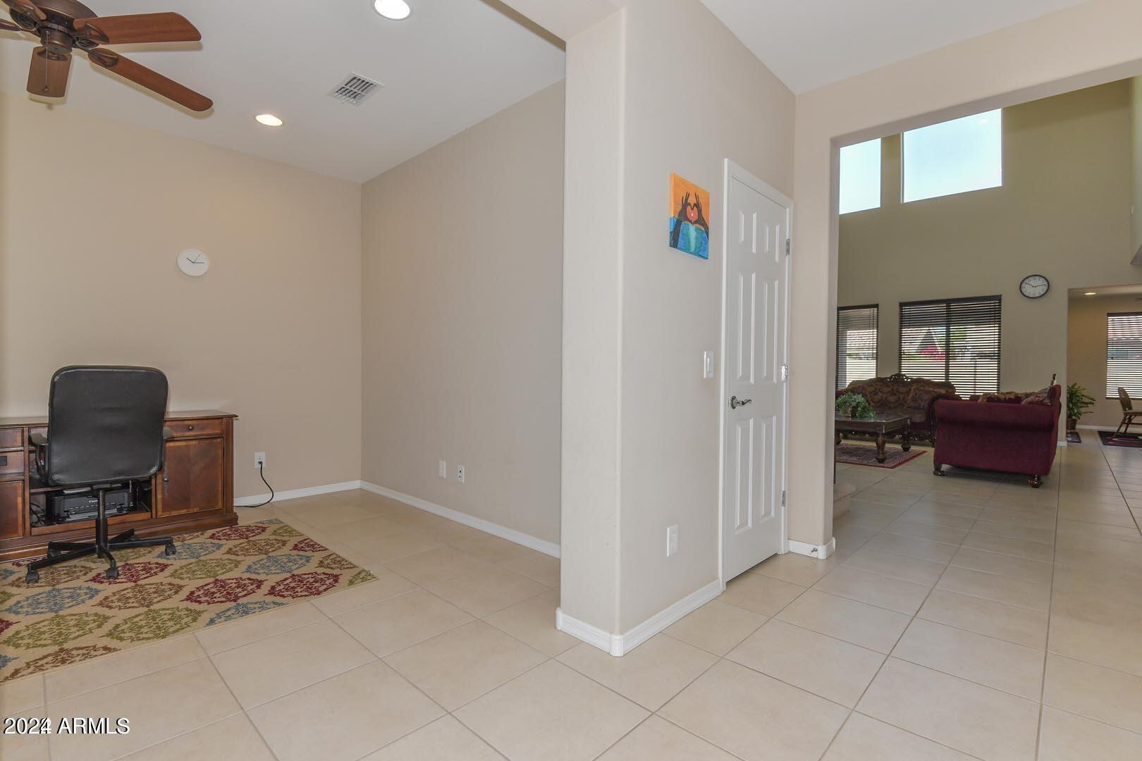 10742 W PRICKLY PEAR Trail