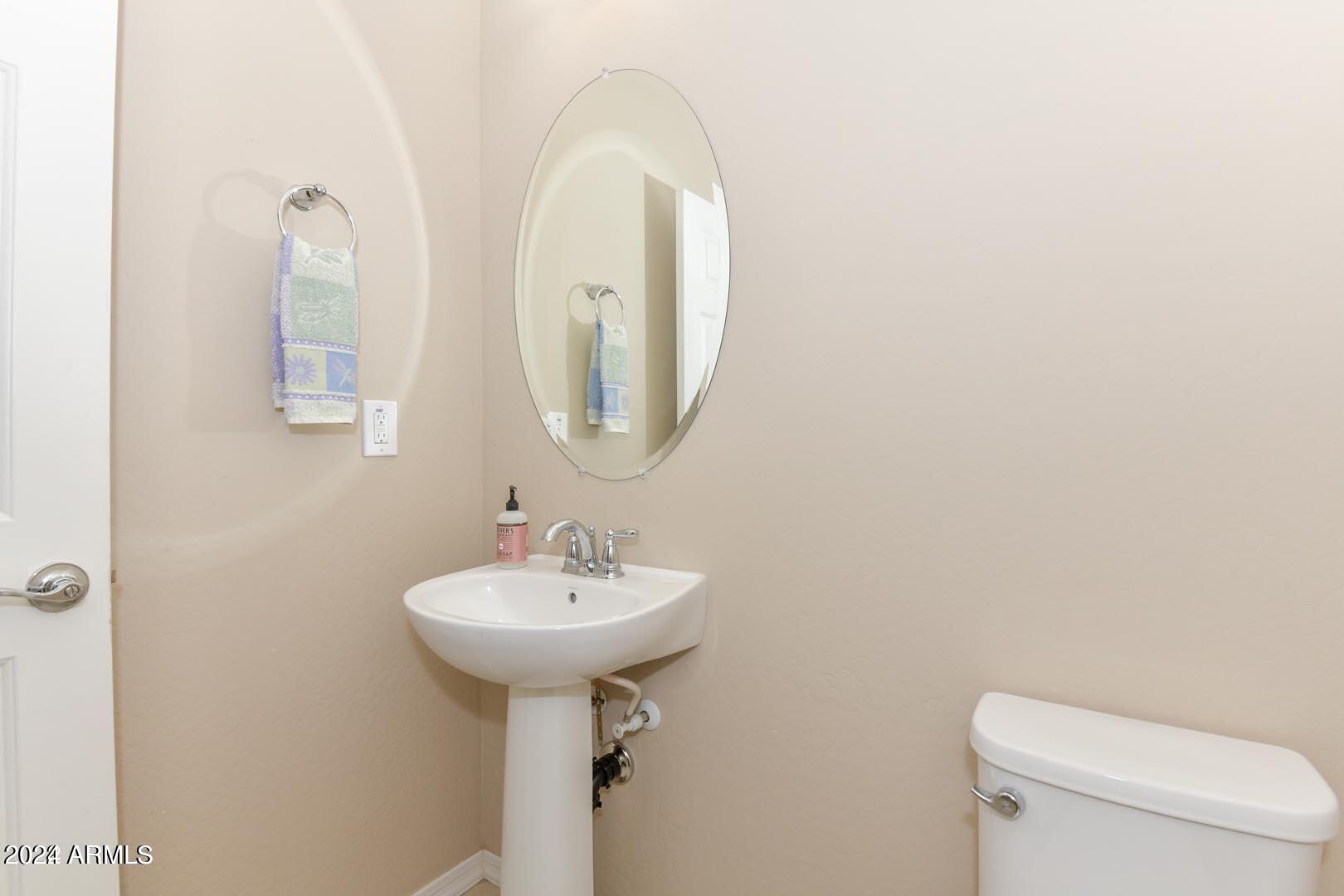 10742 W PRICKLY PEAR Trail