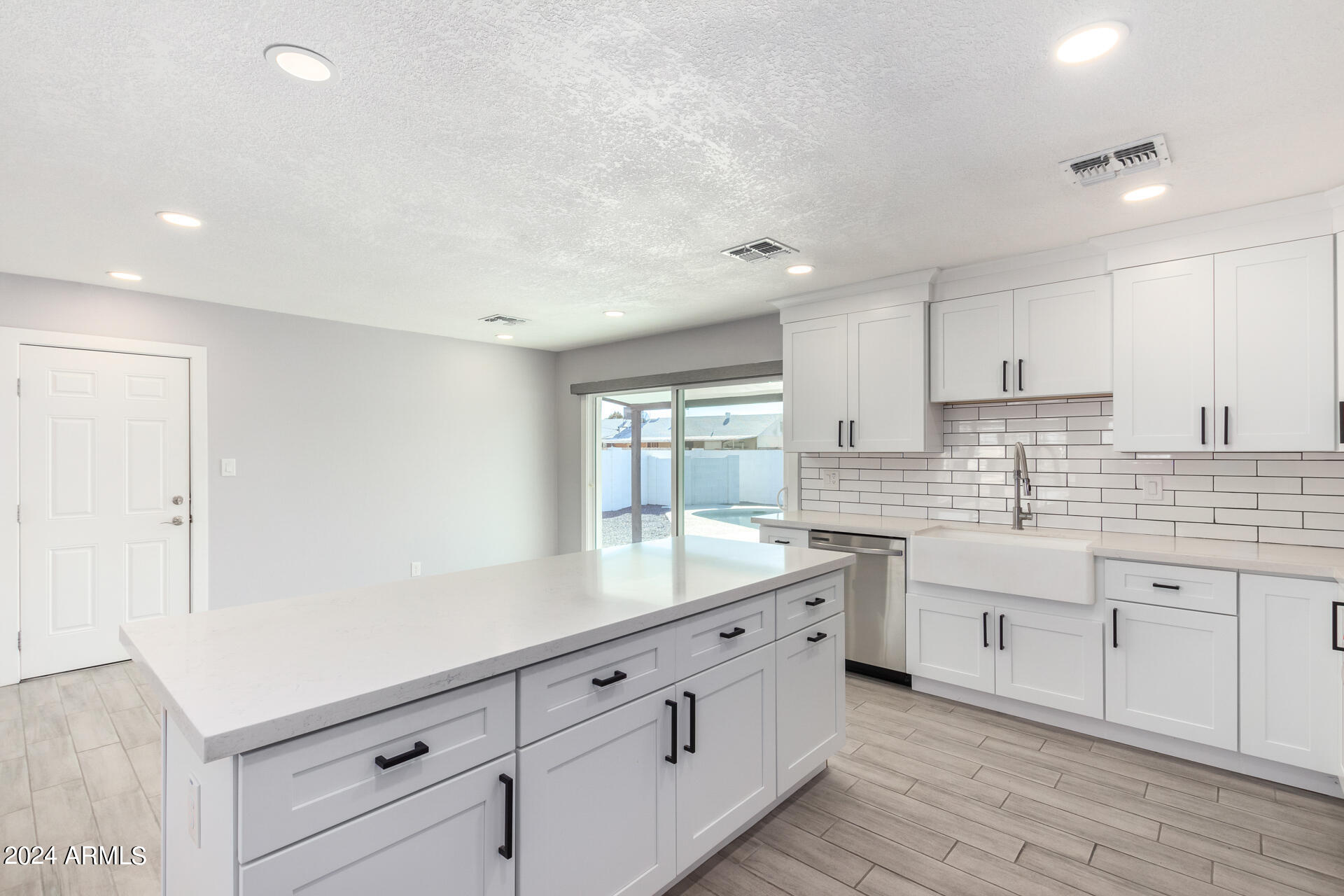 7823 E CYPRESS Street