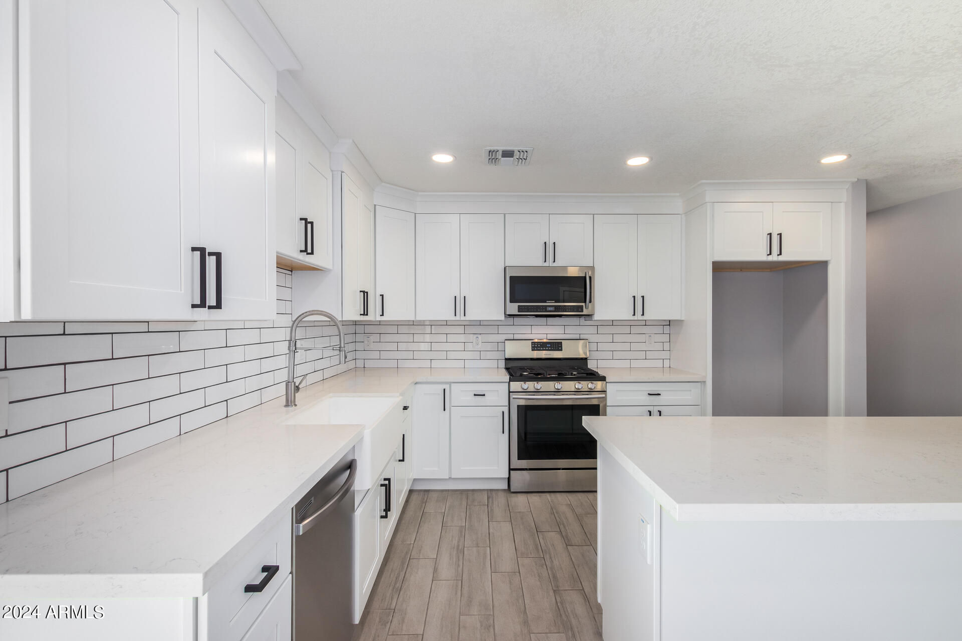 7823 E CYPRESS Street