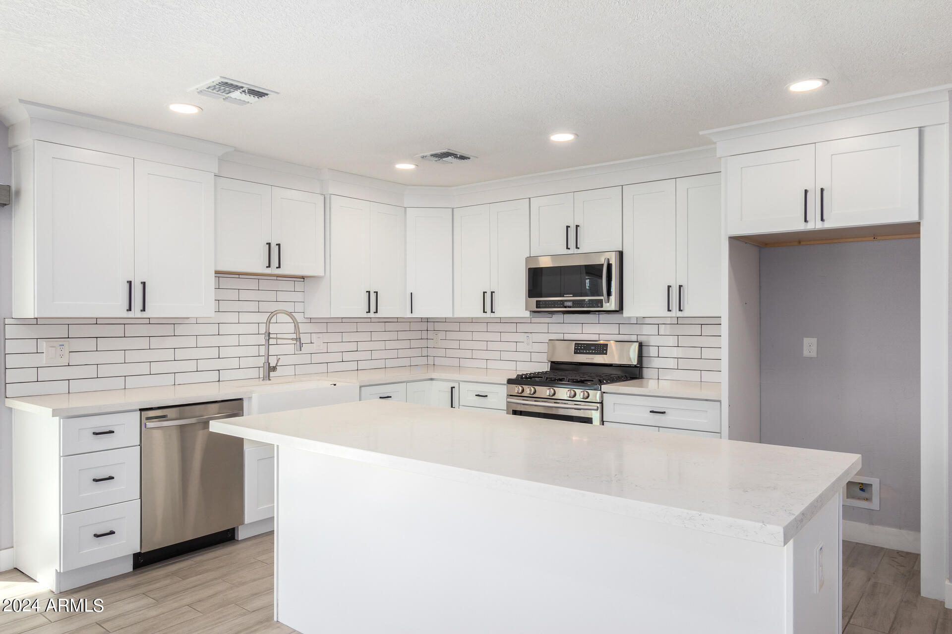 7823 E CYPRESS Street