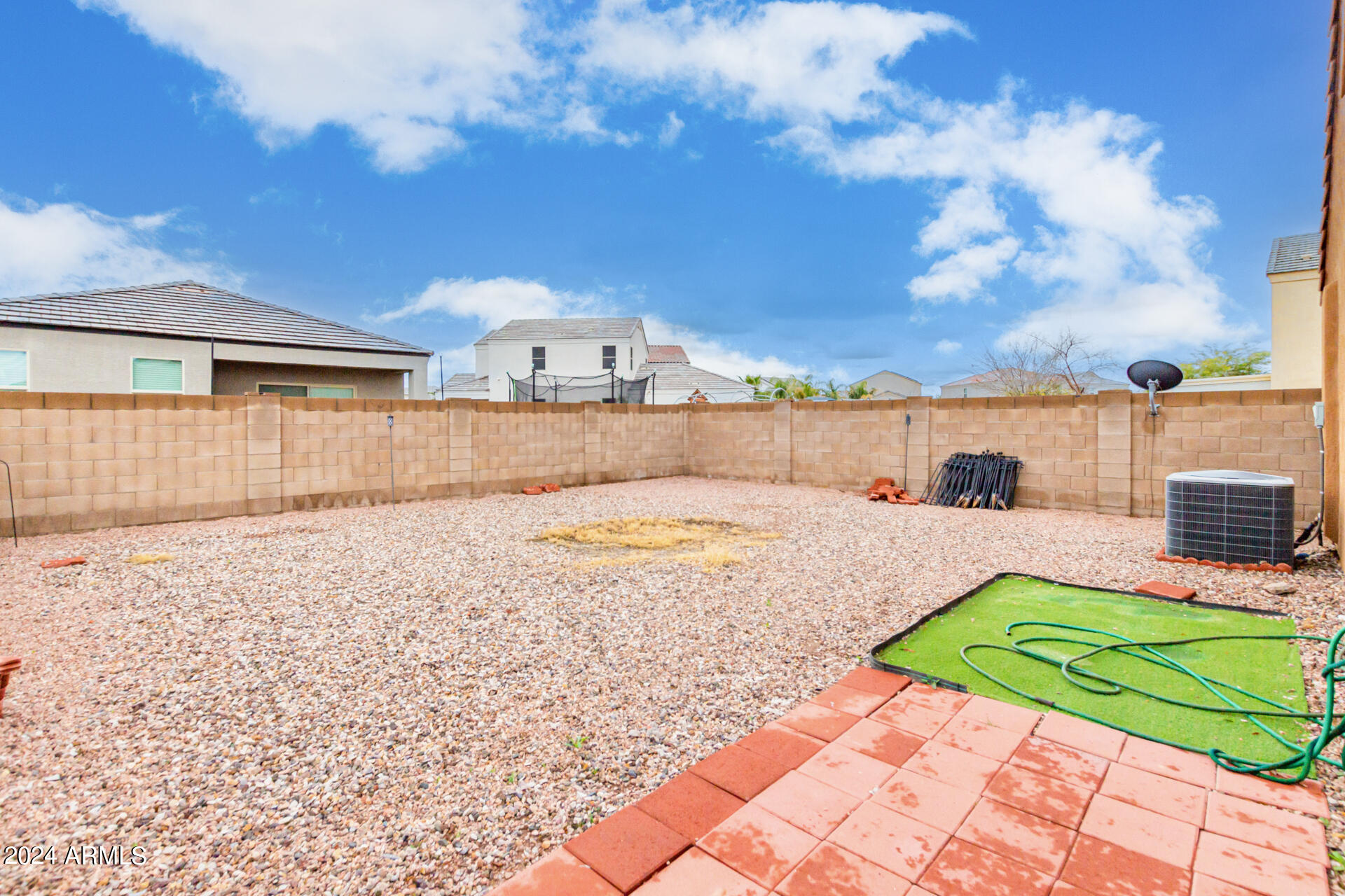 28555 N MOONSTONE Way