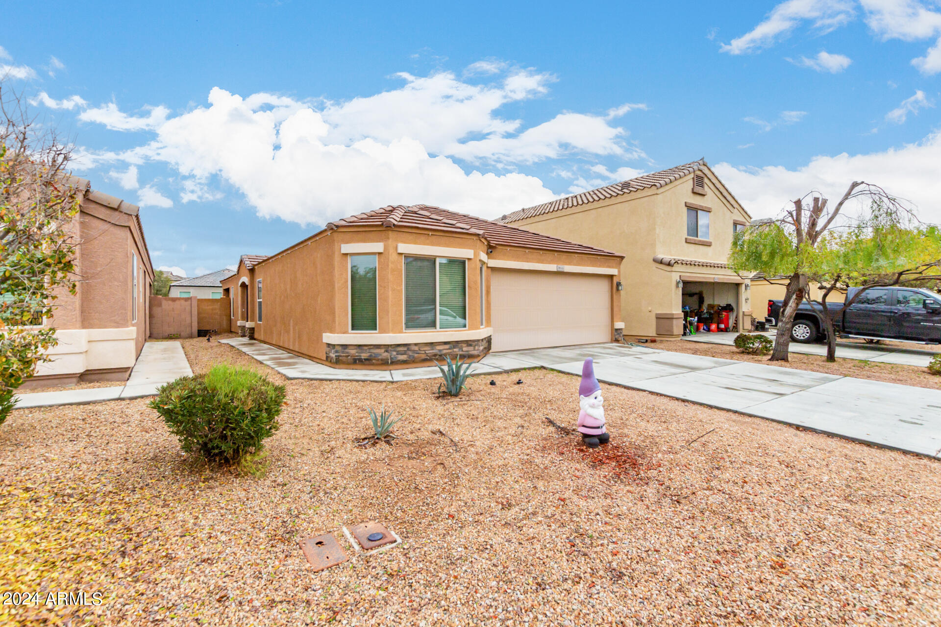 28555 N MOONSTONE Way