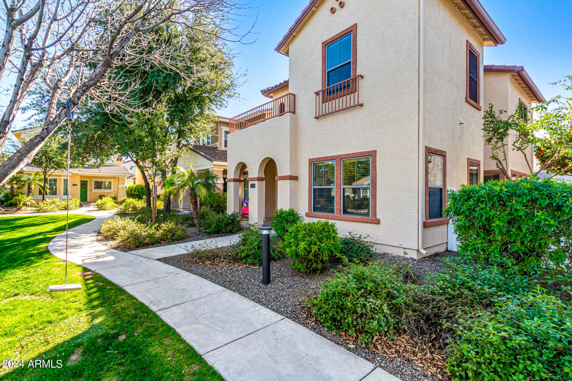 3068 E TAMARISK Street