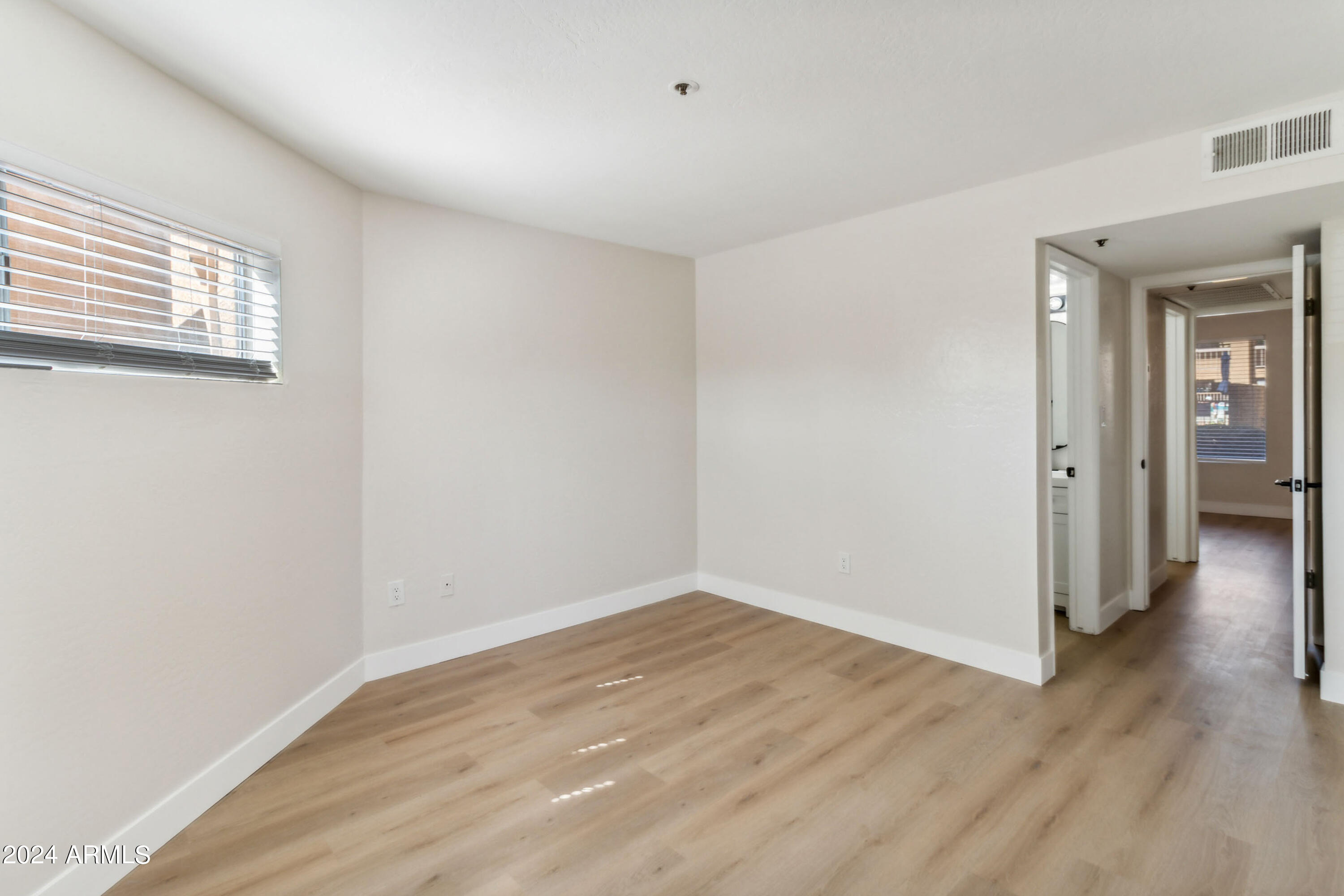 7494 E EARLL Drive, 111