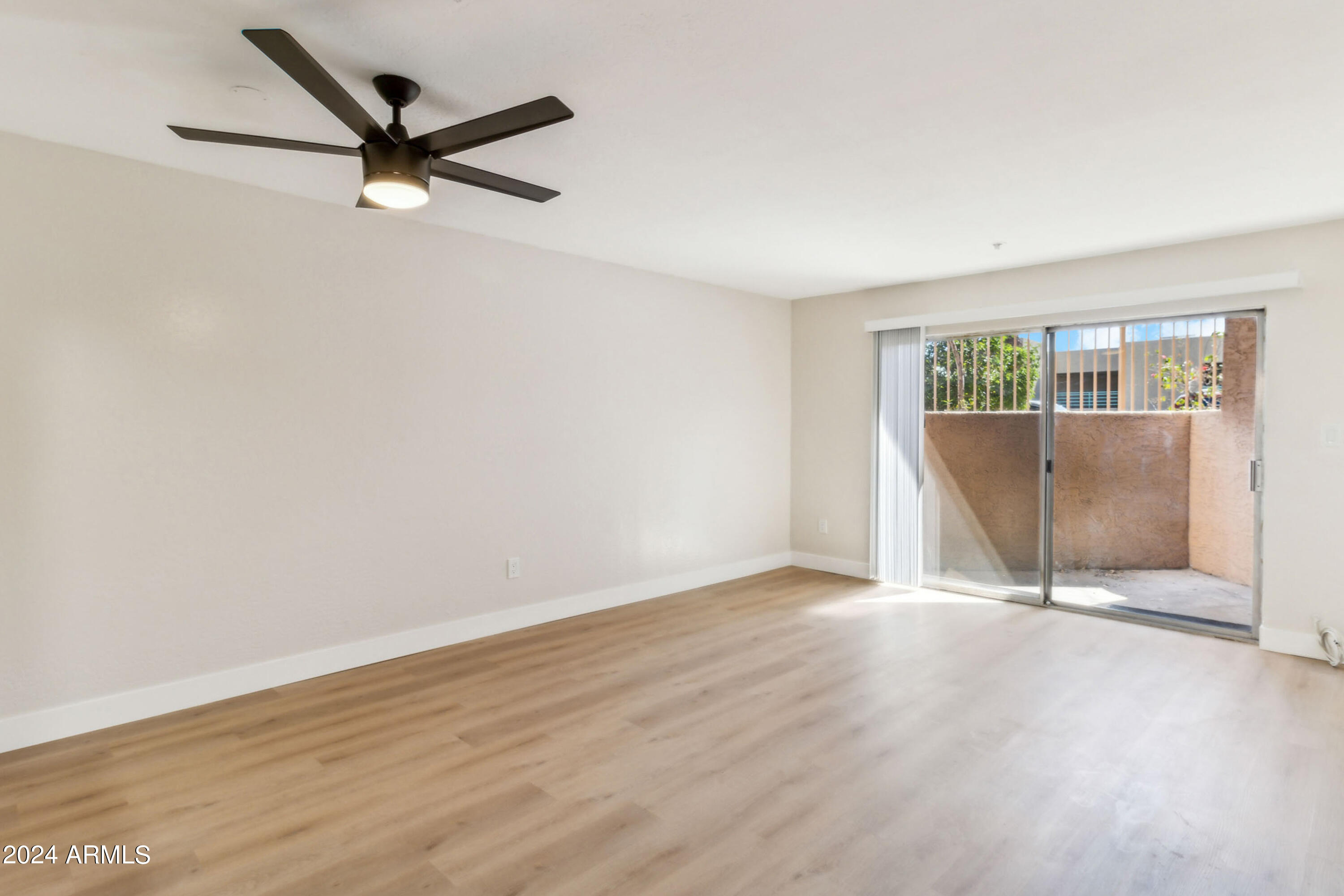 7494 E EARLL Drive, 111