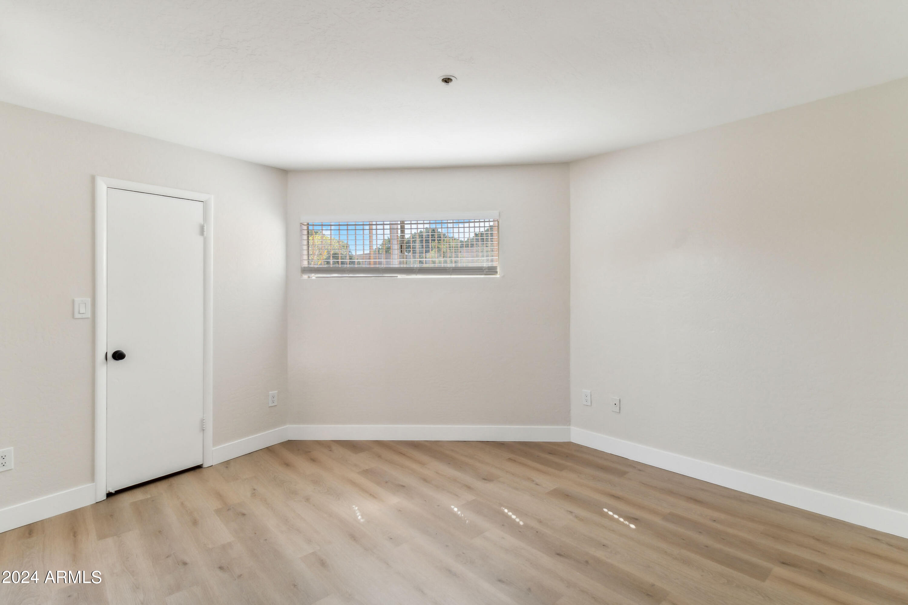 7494 E EARLL Drive, 111