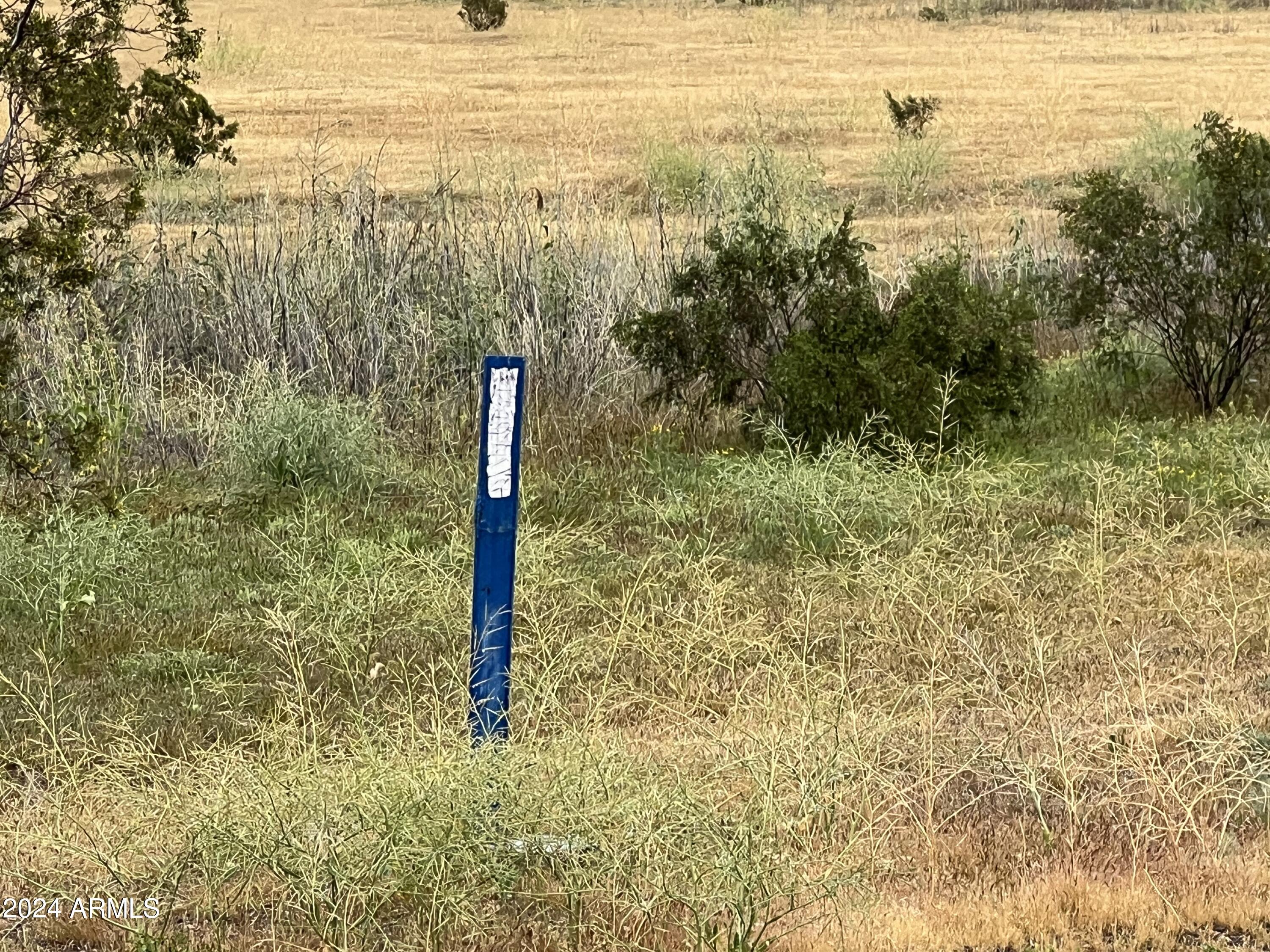43500 W Carefree Place, 2