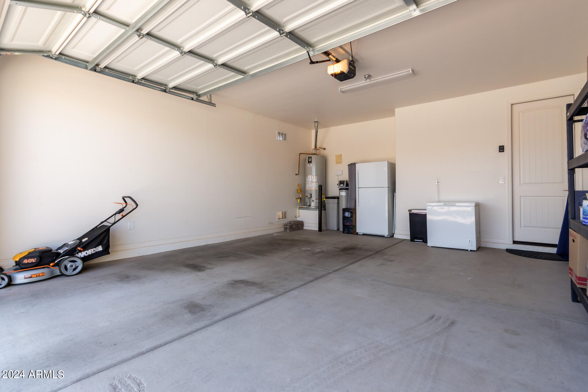 41373 W CARLISLE Lane