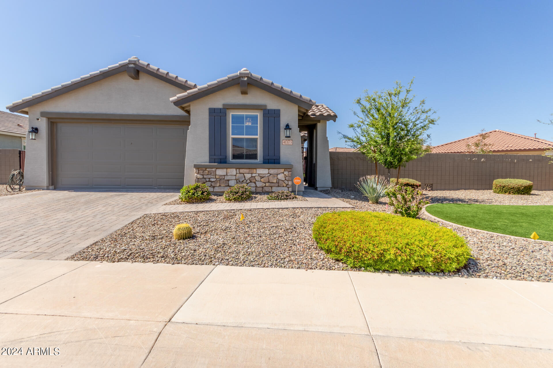 41373 W CARLISLE Lane