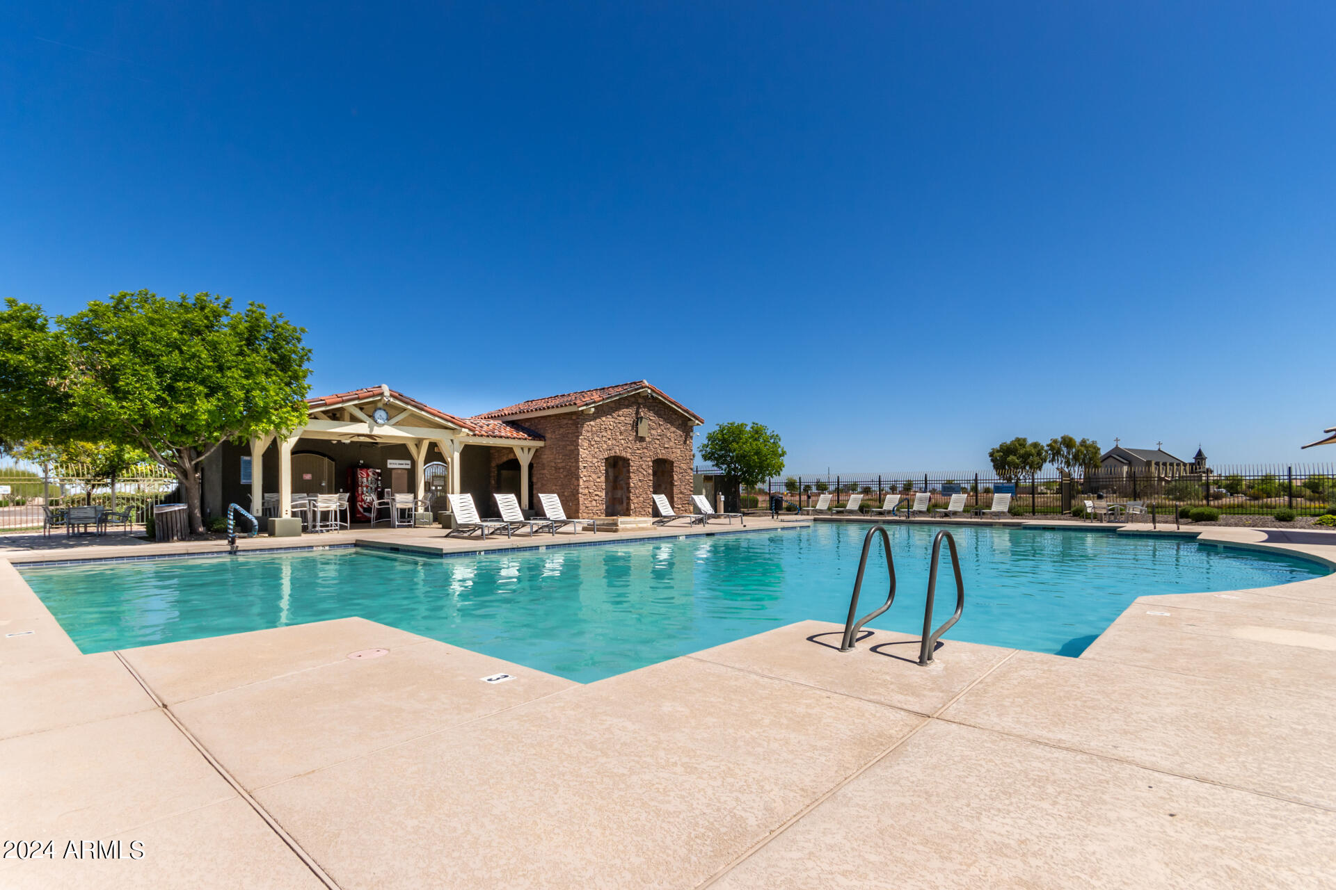 41373 W CARLISLE Lane