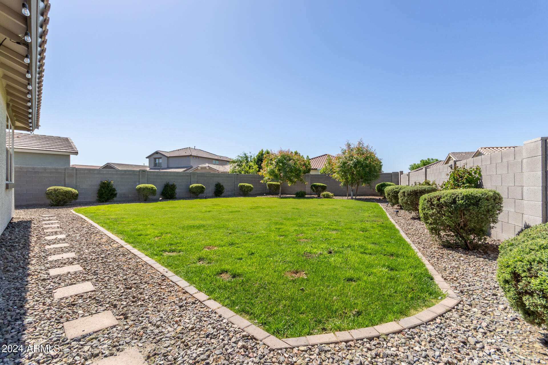 41373 W CARLISLE Lane