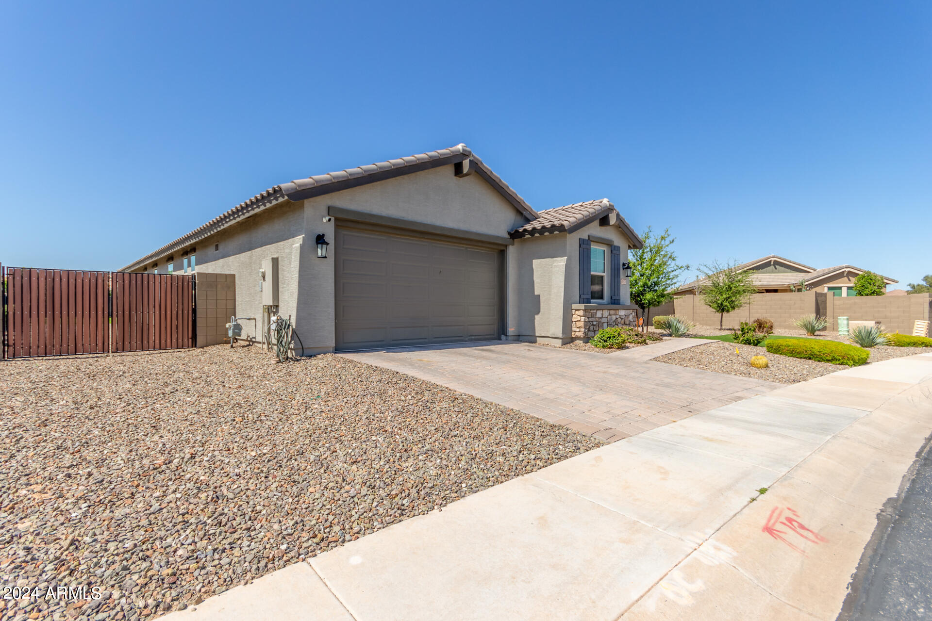 41373 W CARLISLE Lane