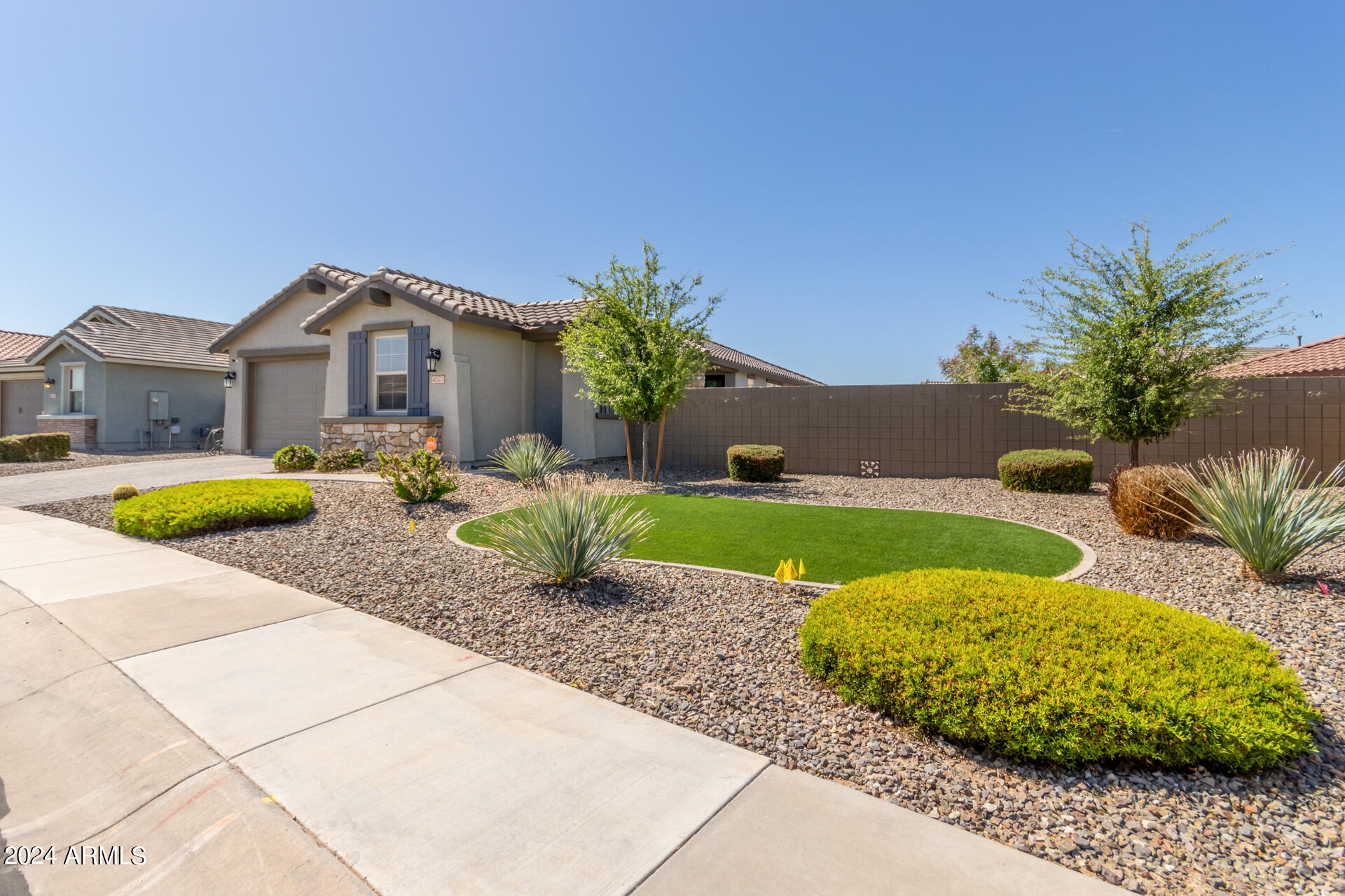 41373 W CARLISLE Lane