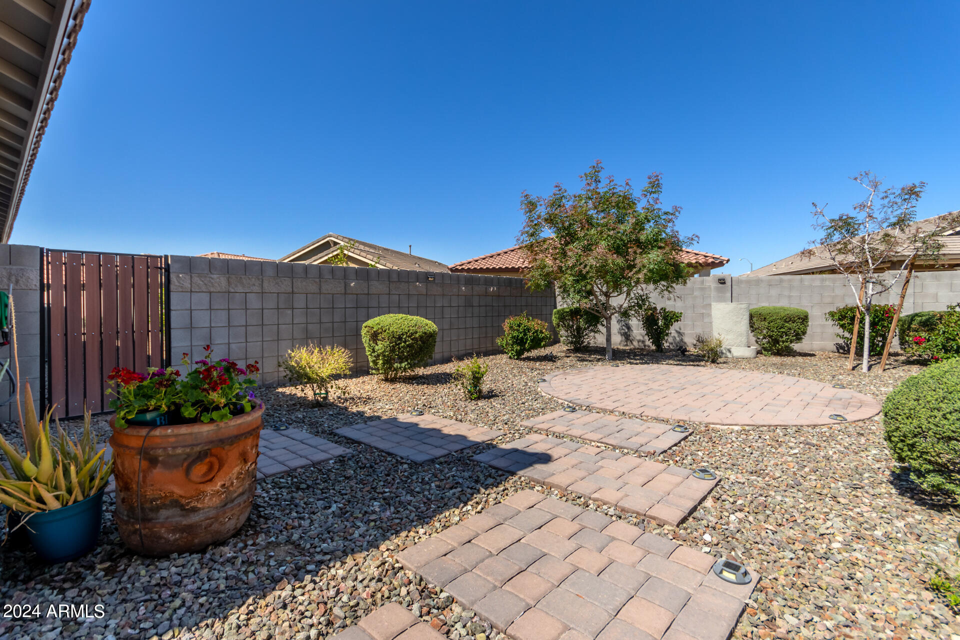 41373 W CARLISLE Lane