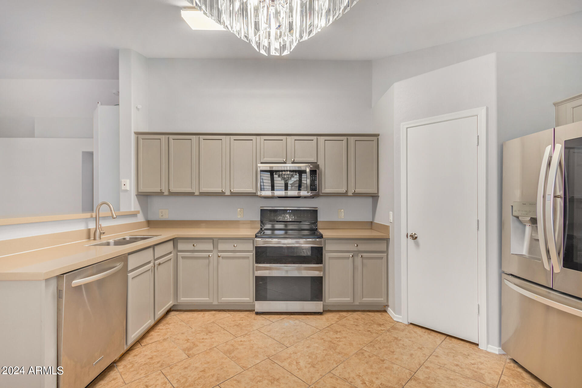 530 S 104TH Street