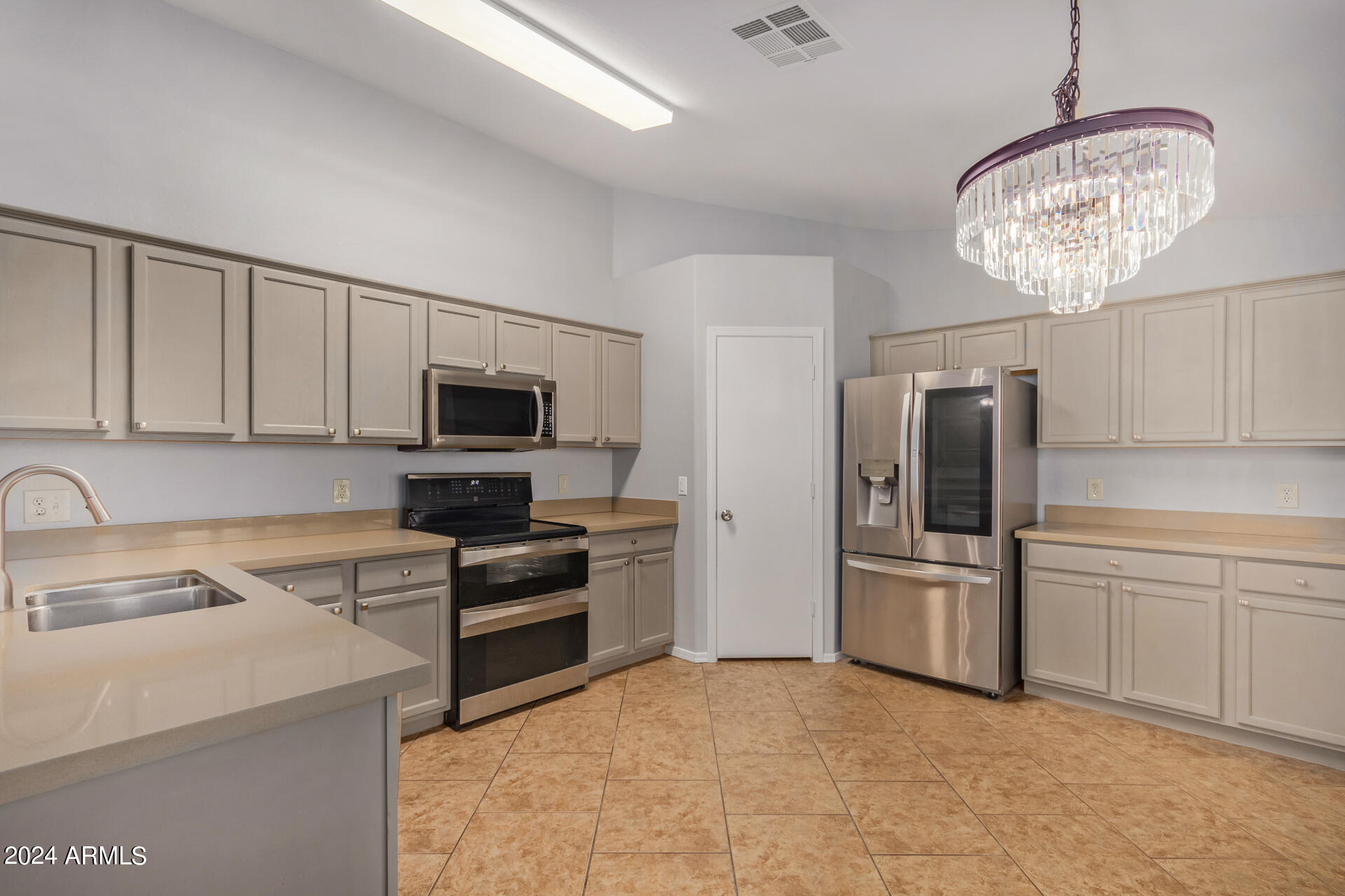 530 S 104TH Street