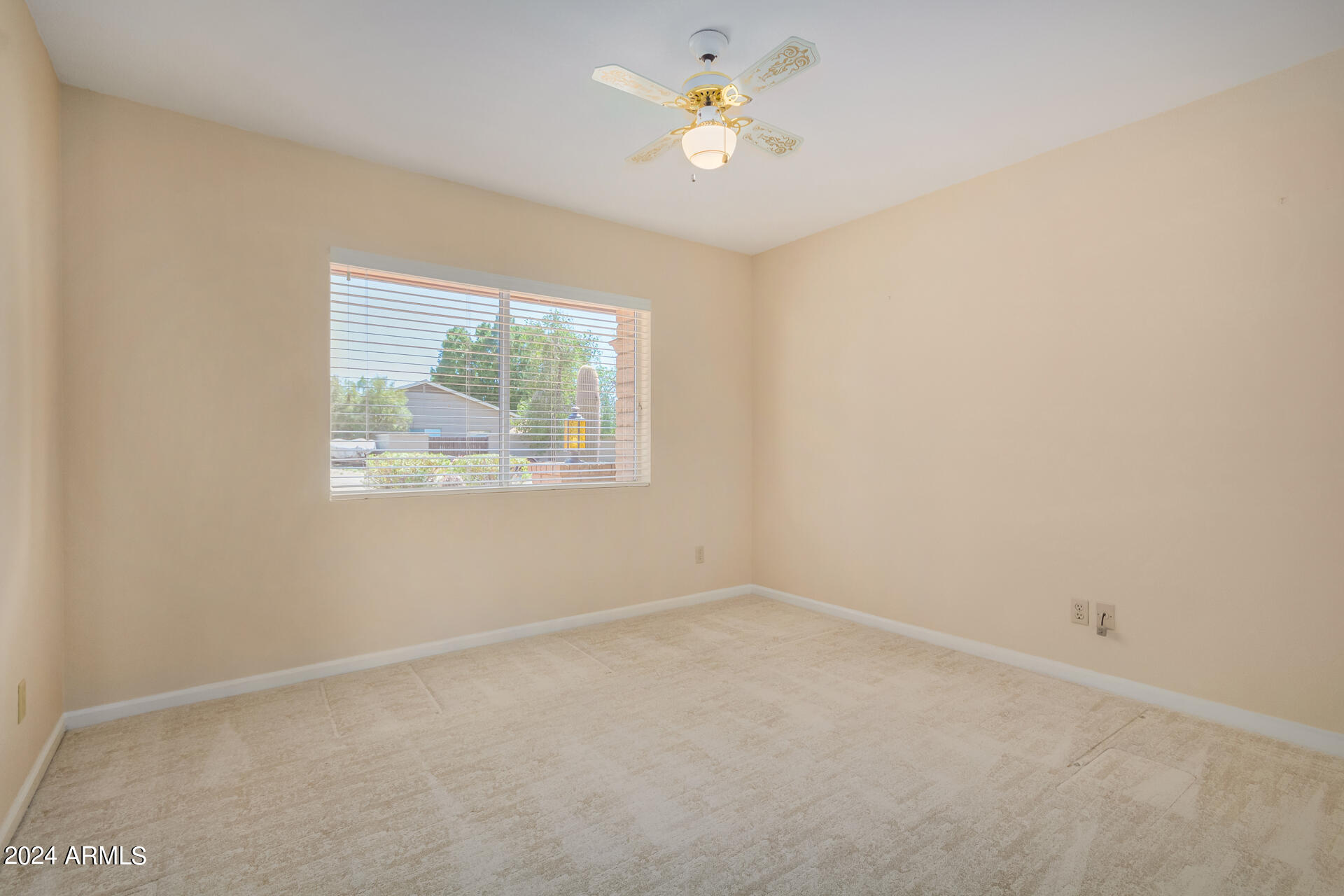 1138 E ACOMA Drive