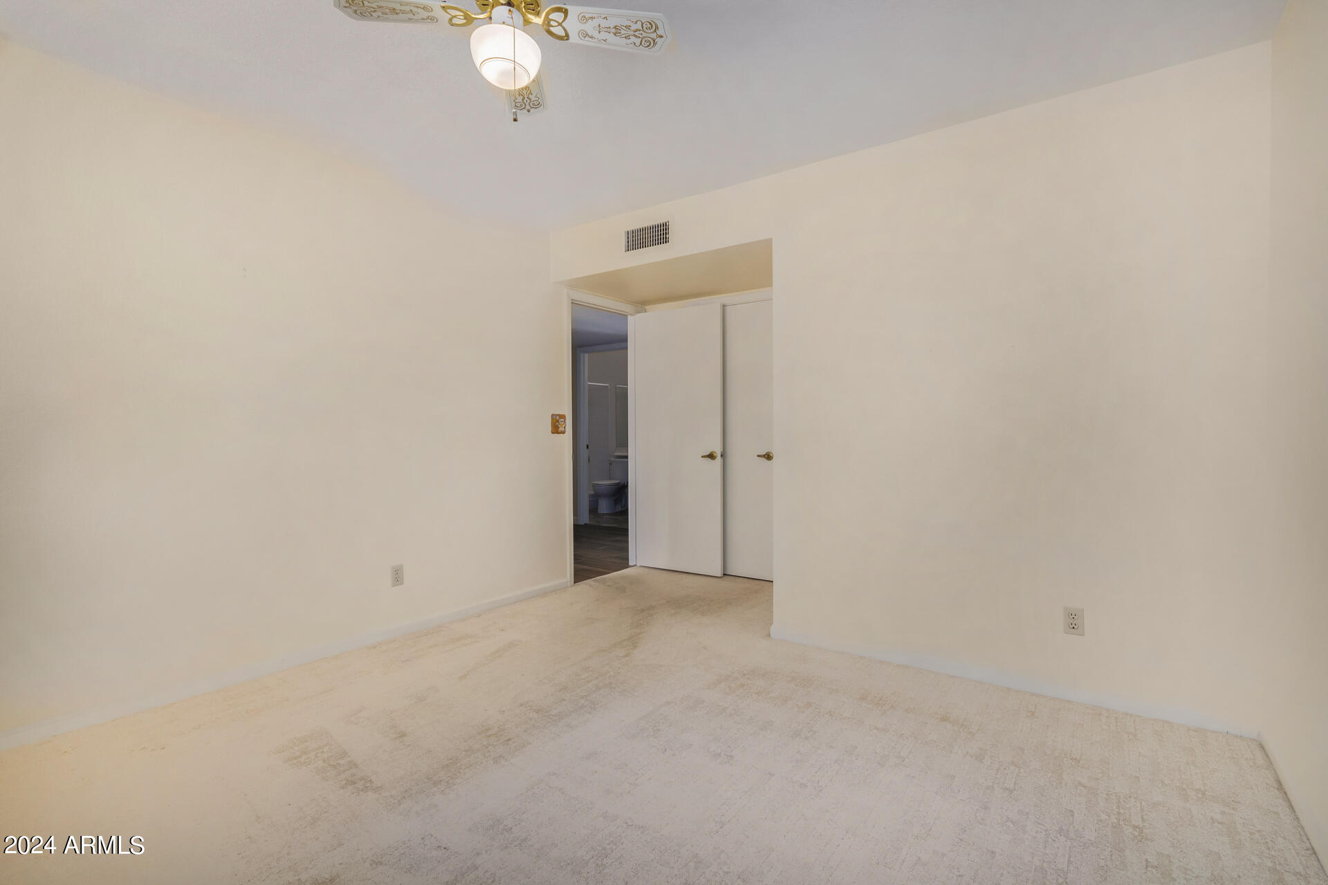 1138 E ACOMA Drive