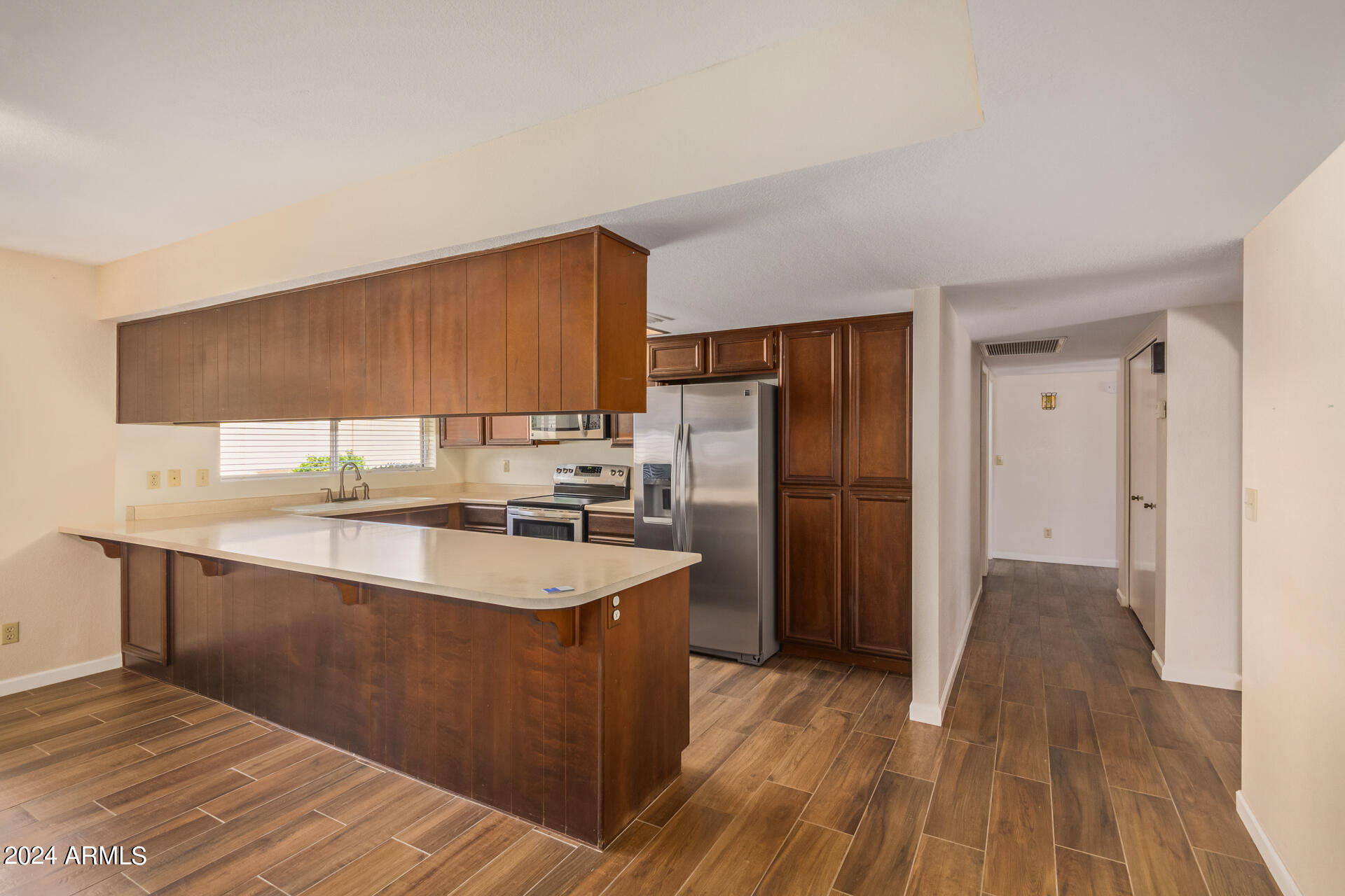 1138 E ACOMA Drive