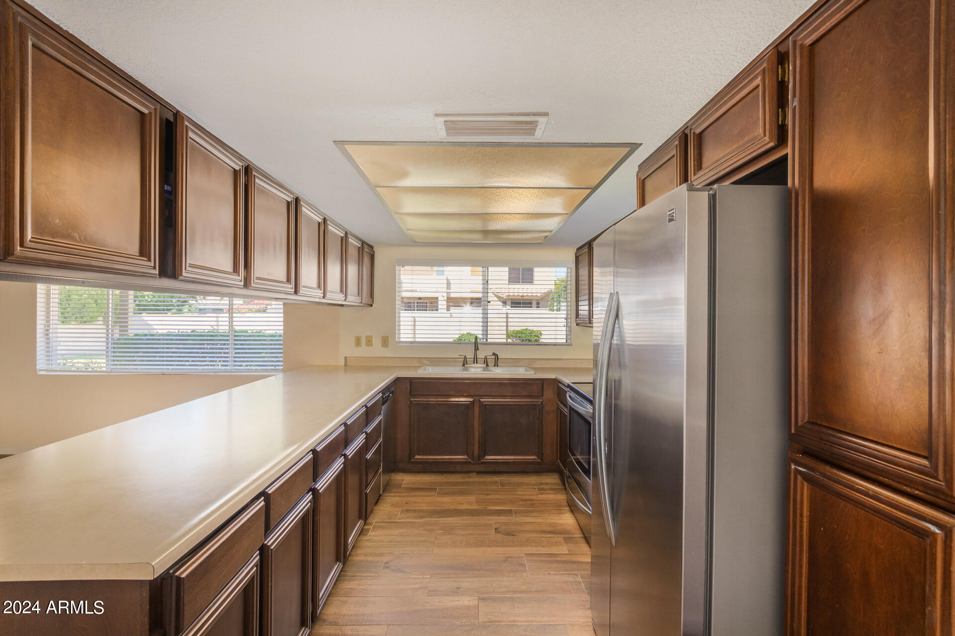 1138 E ACOMA Drive