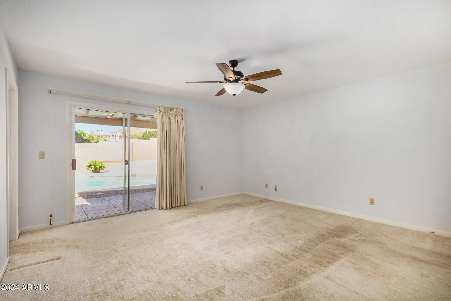 1138 E ACOMA Drive