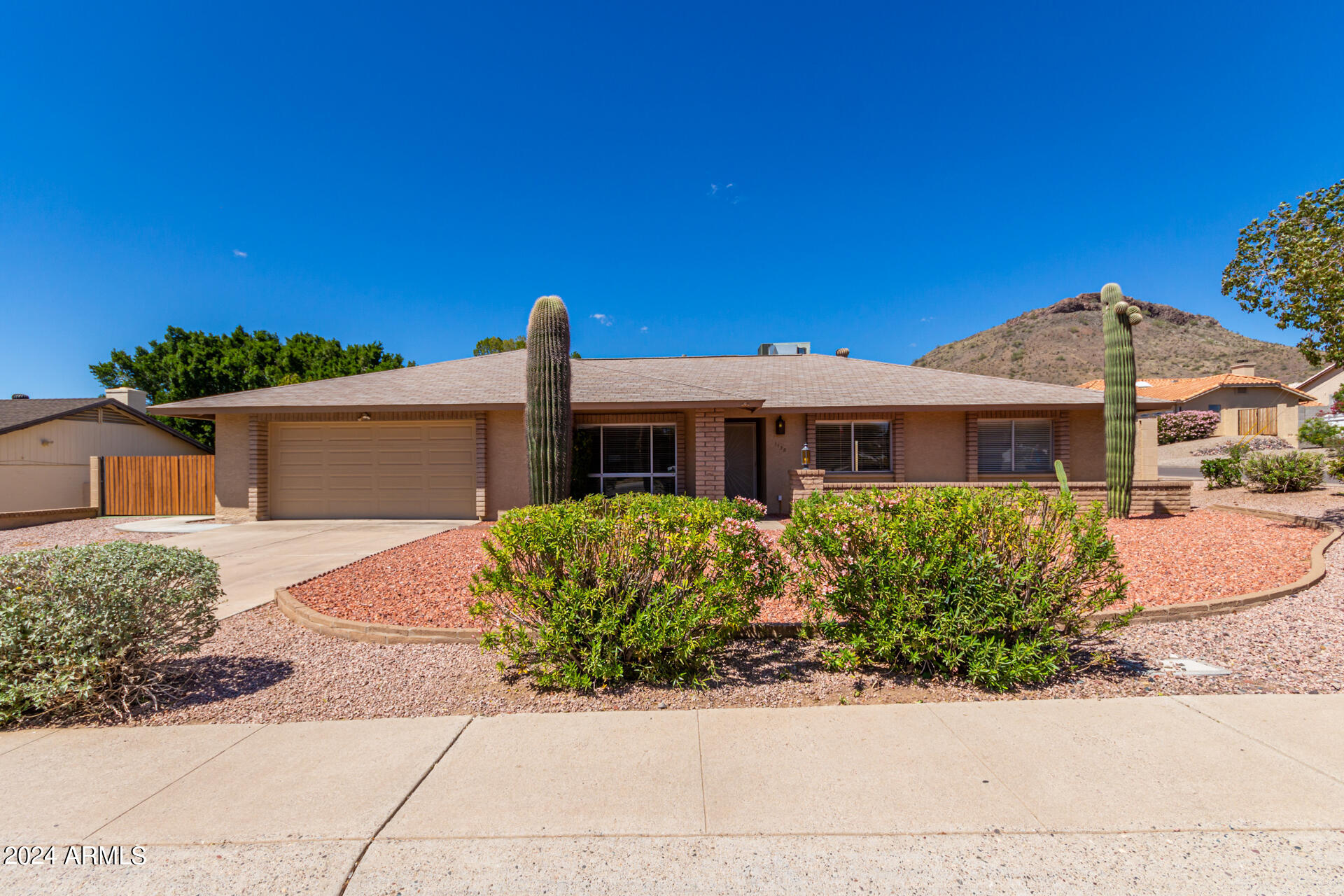 1138 E ACOMA Drive