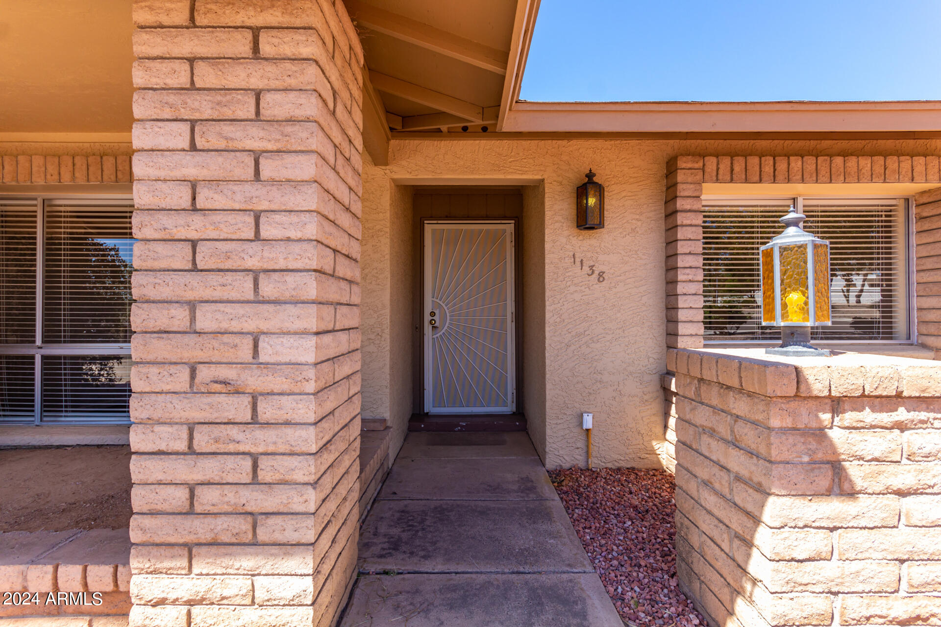 1138 E ACOMA Drive
