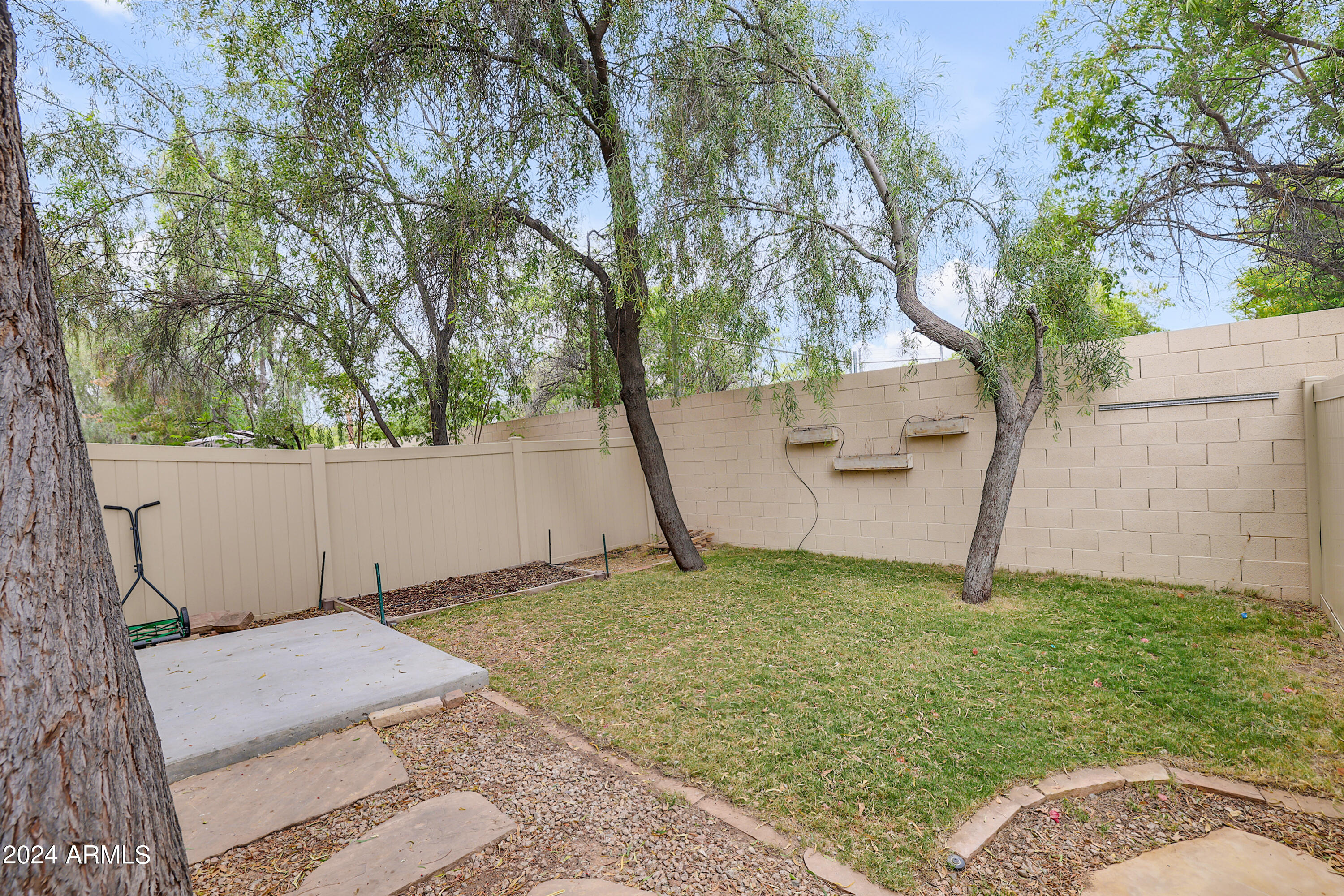 1367 S COUNTRY CLUB Drive, 1211