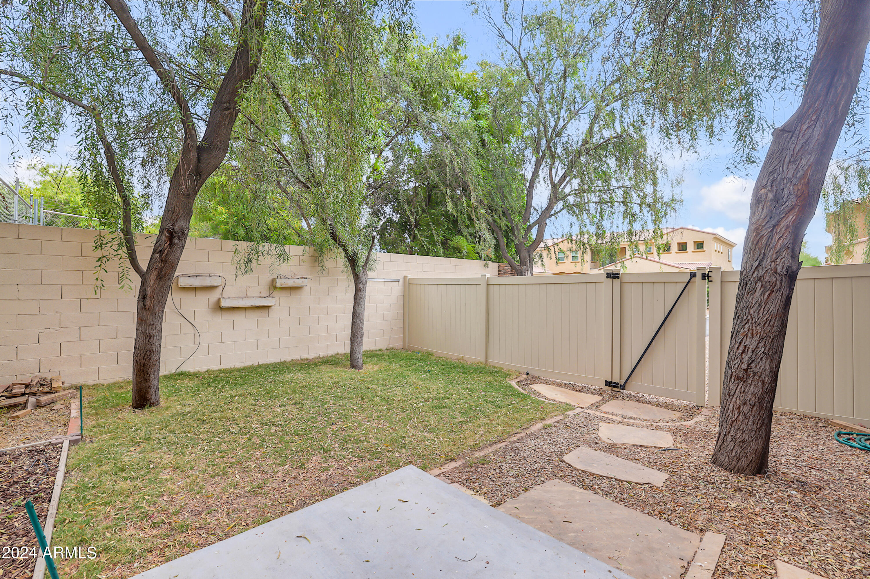 1367 S COUNTRY CLUB Drive, 1211