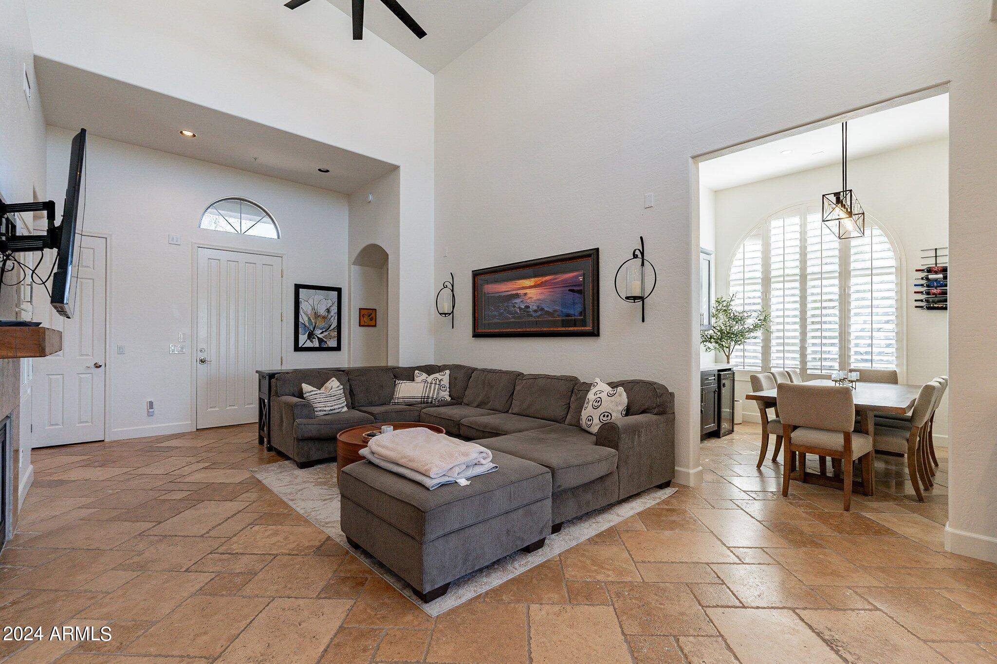 20802 N GRAYHAWK Drive, 1185