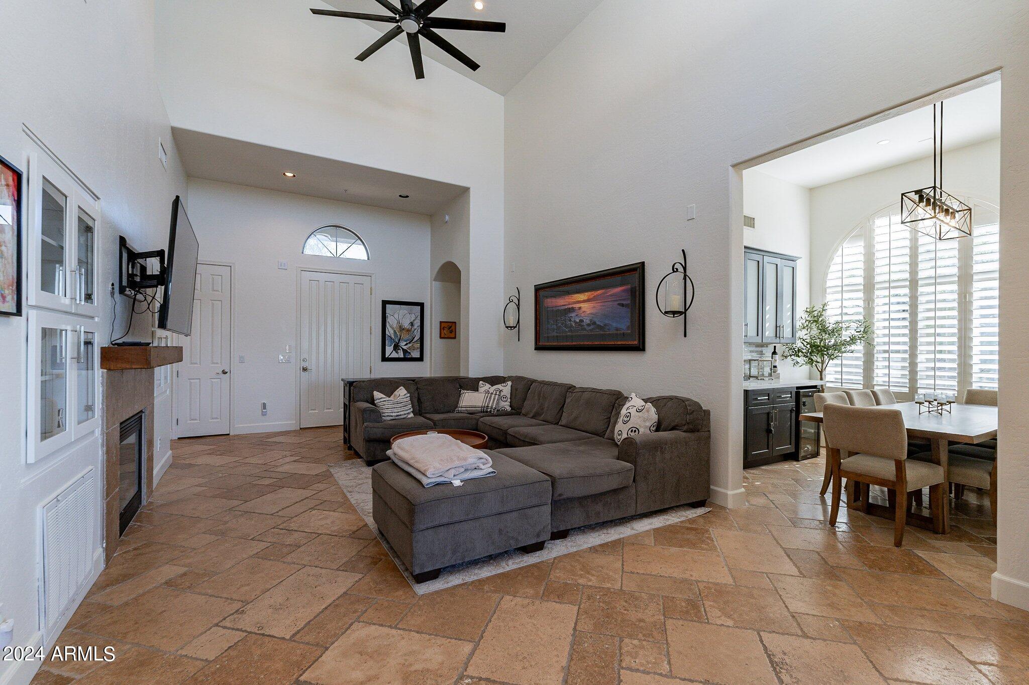 20802 N GRAYHAWK Drive, 1185