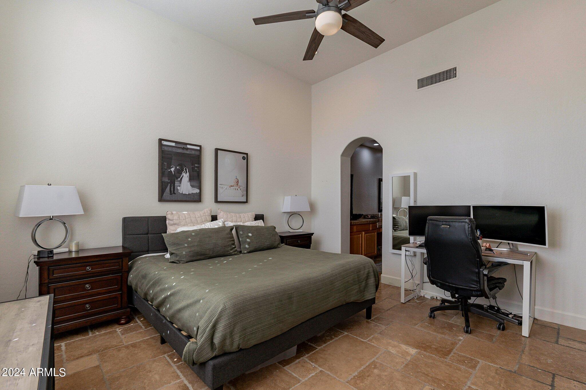 20802 N GRAYHAWK Drive, 1185