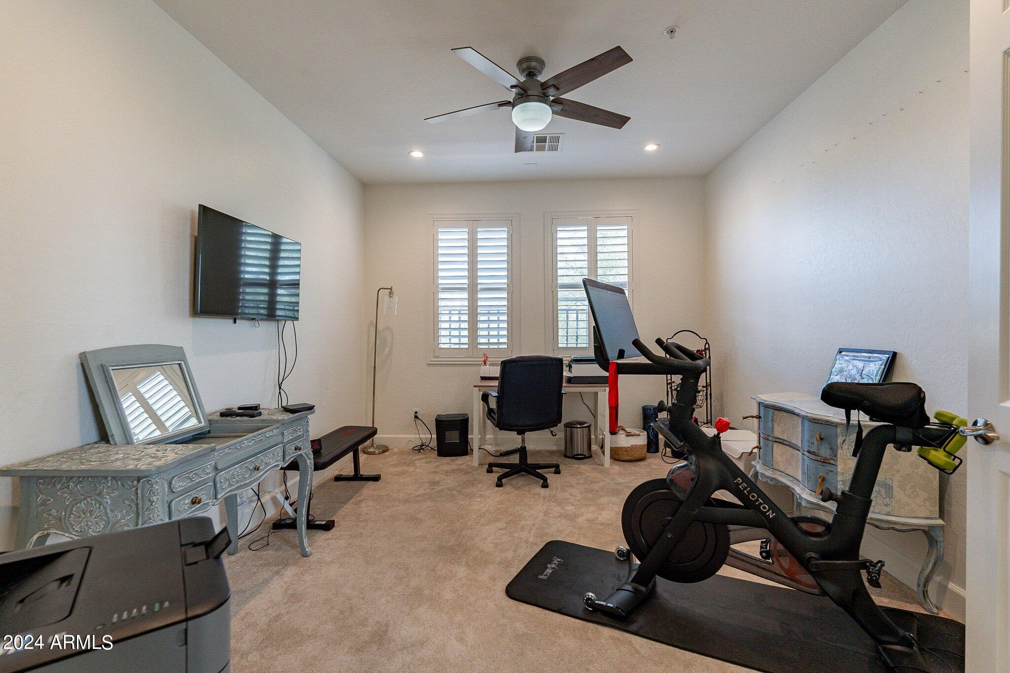 20802 N GRAYHAWK Drive, 1185