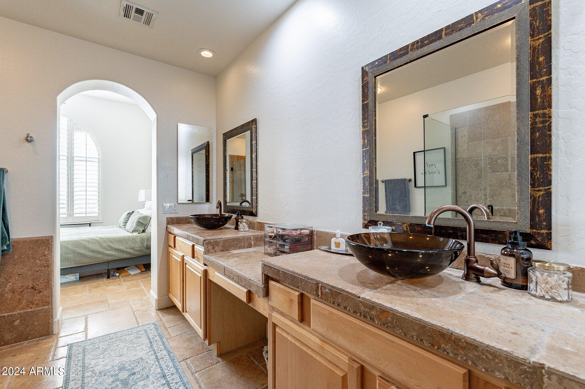 20802 N GRAYHAWK Drive, 1185