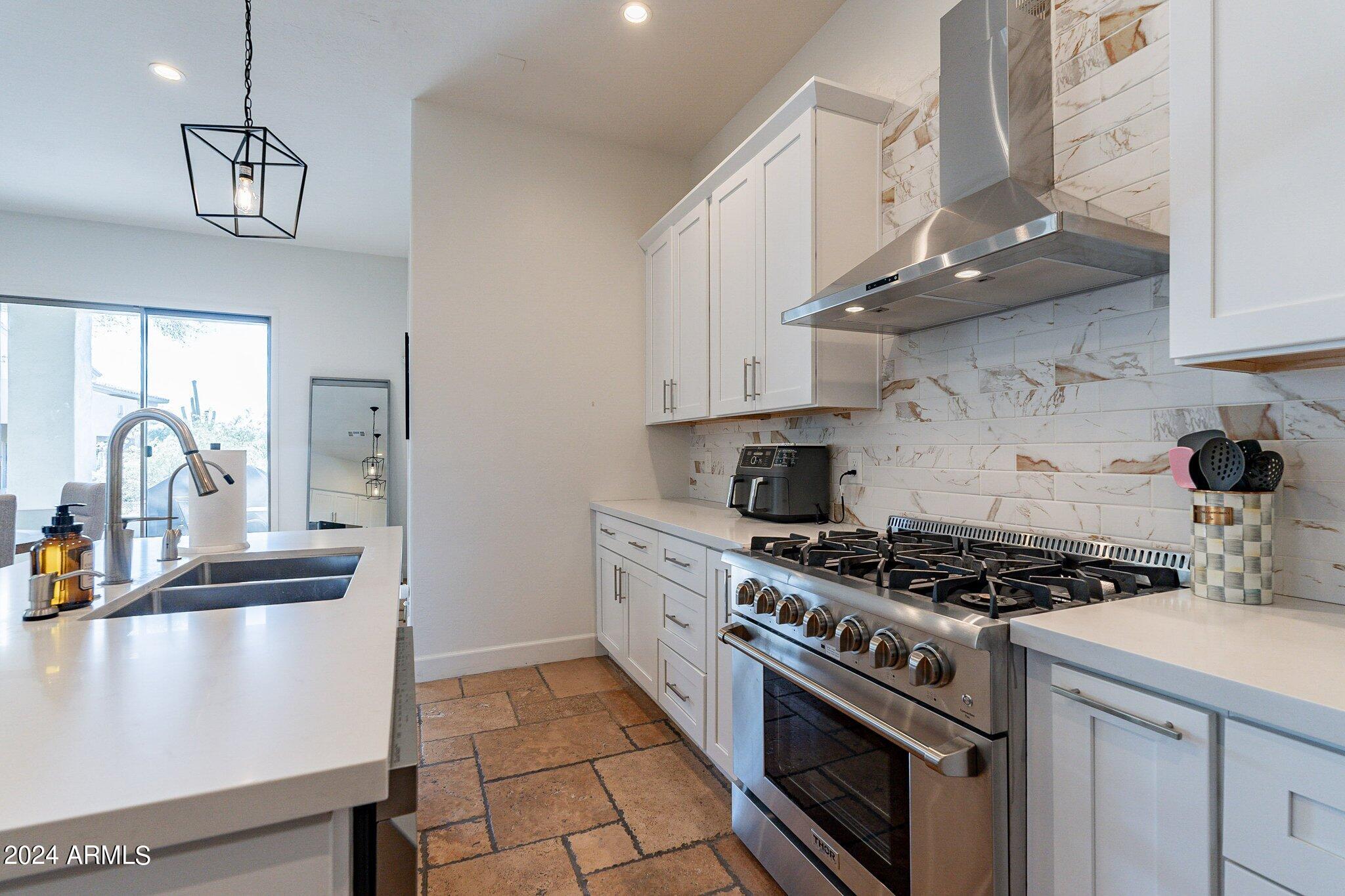 20802 N GRAYHAWK Drive, 1185