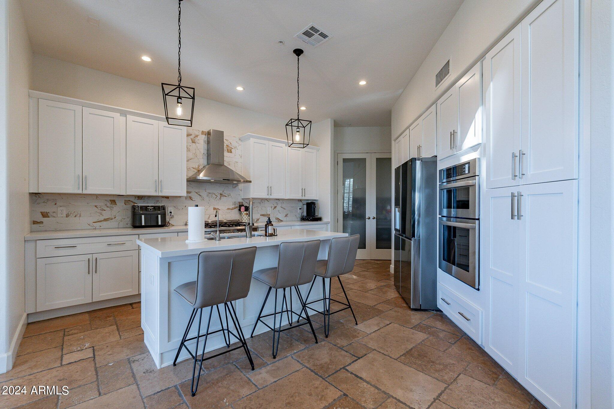 20802 N GRAYHAWK Drive, 1185