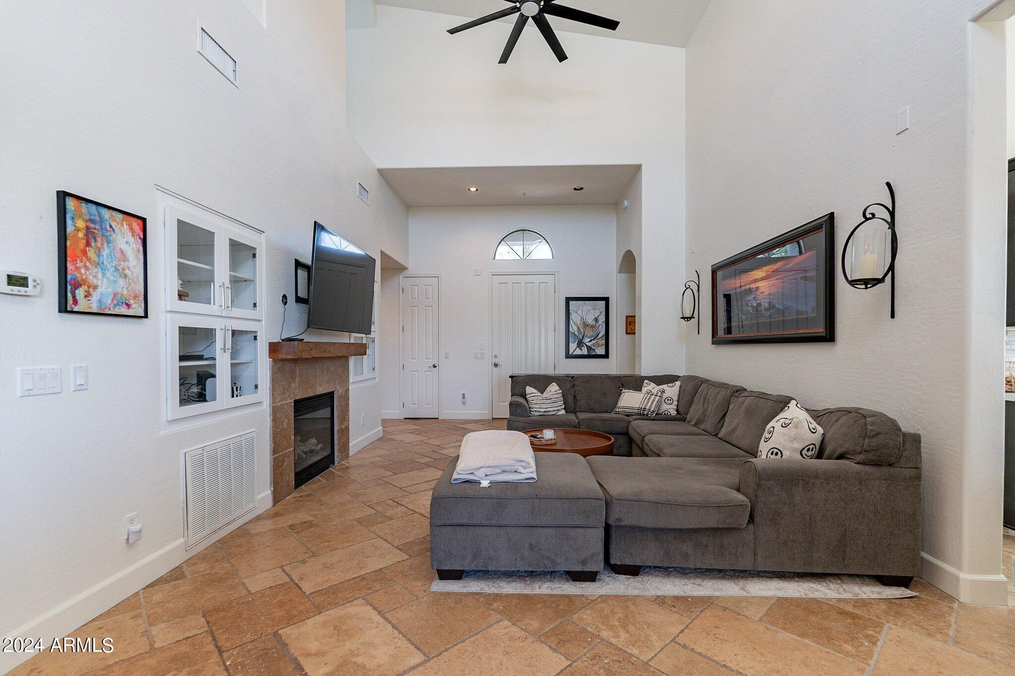 20802 N GRAYHAWK Drive, 1185