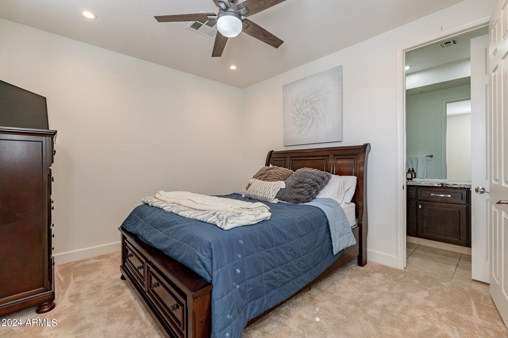 20802 N GRAYHAWK Drive, 1185