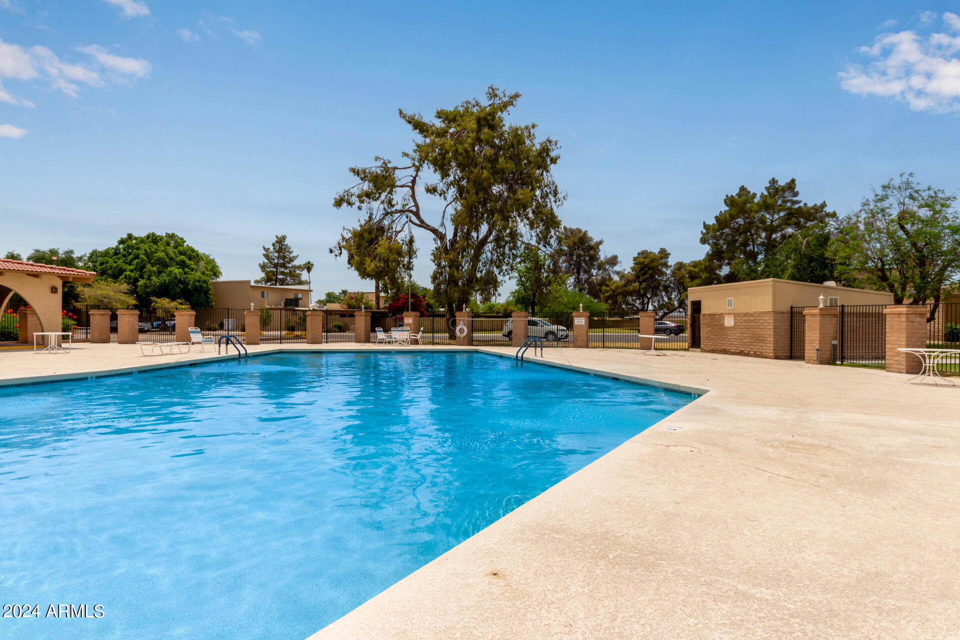 2120 E VILLA Court
