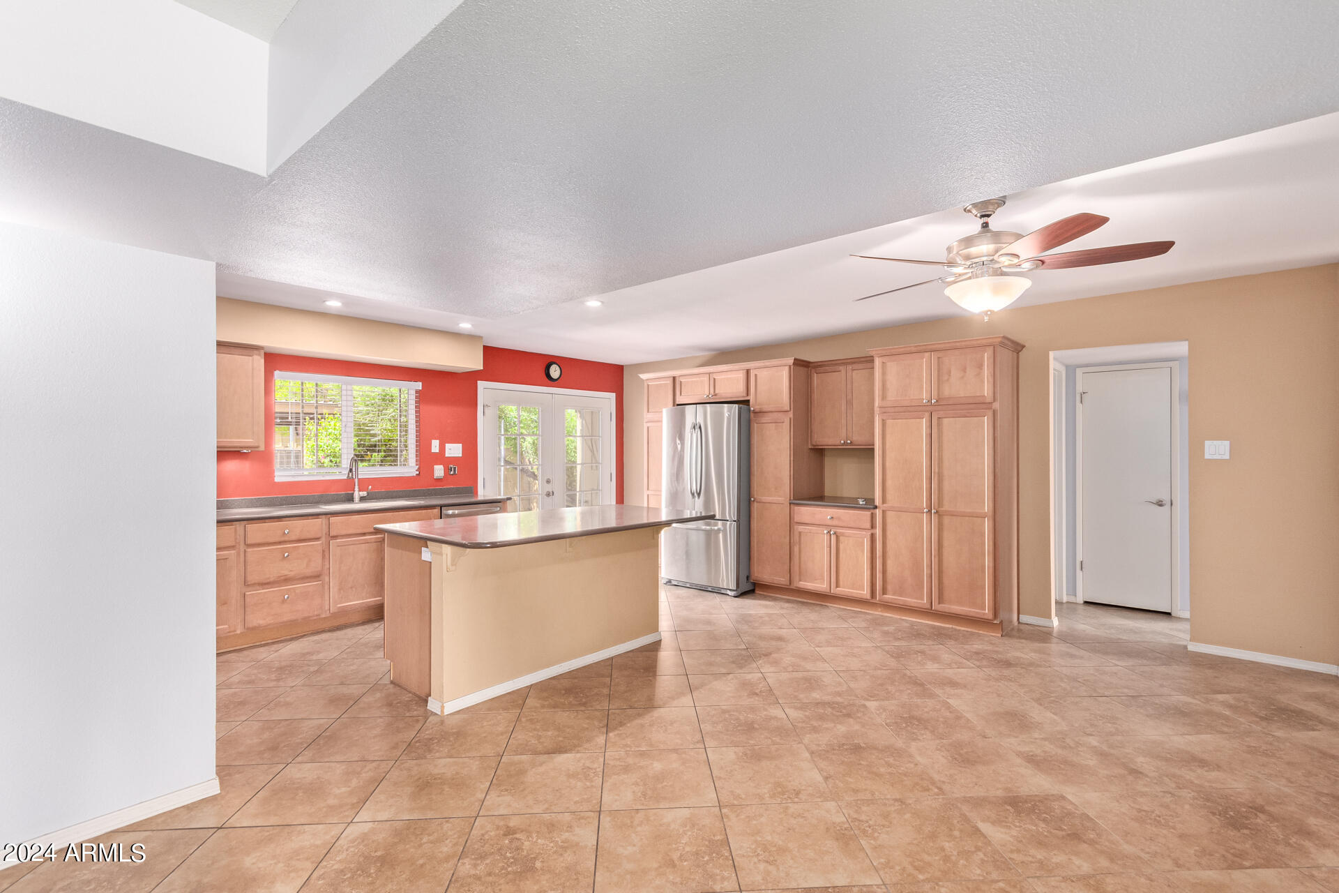2120 E VILLA Court