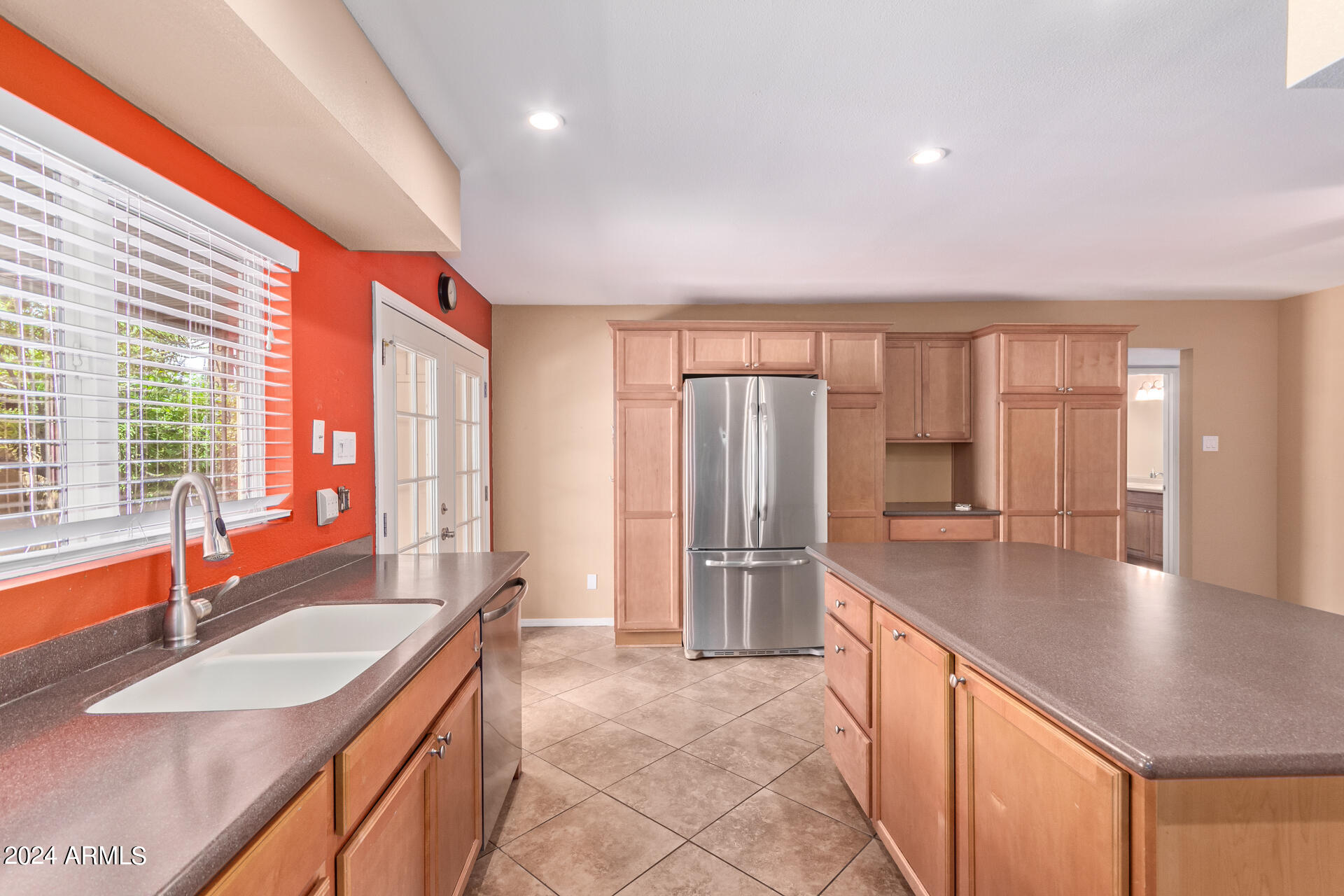 2120 E VILLA Court