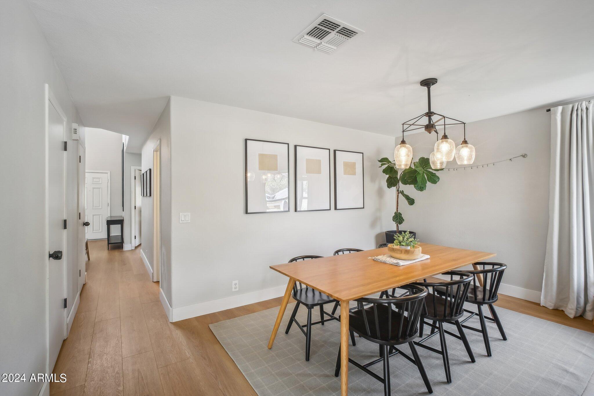 3364 E MENADOTA Drive