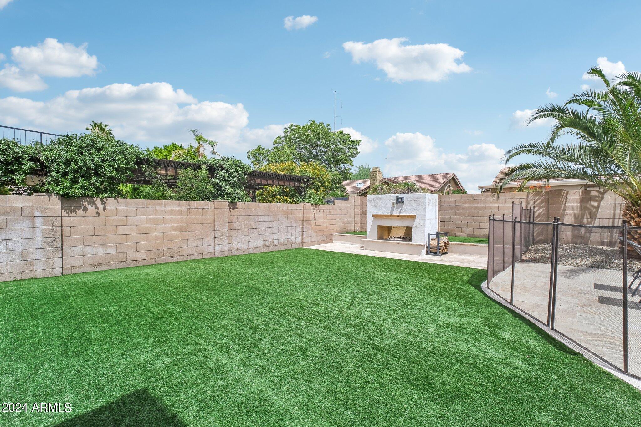 3364 E MENADOTA Drive